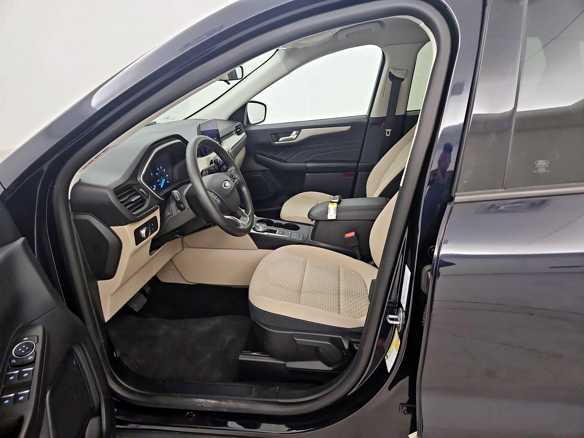 Thumbnail: 2021 Ford Escape - 11