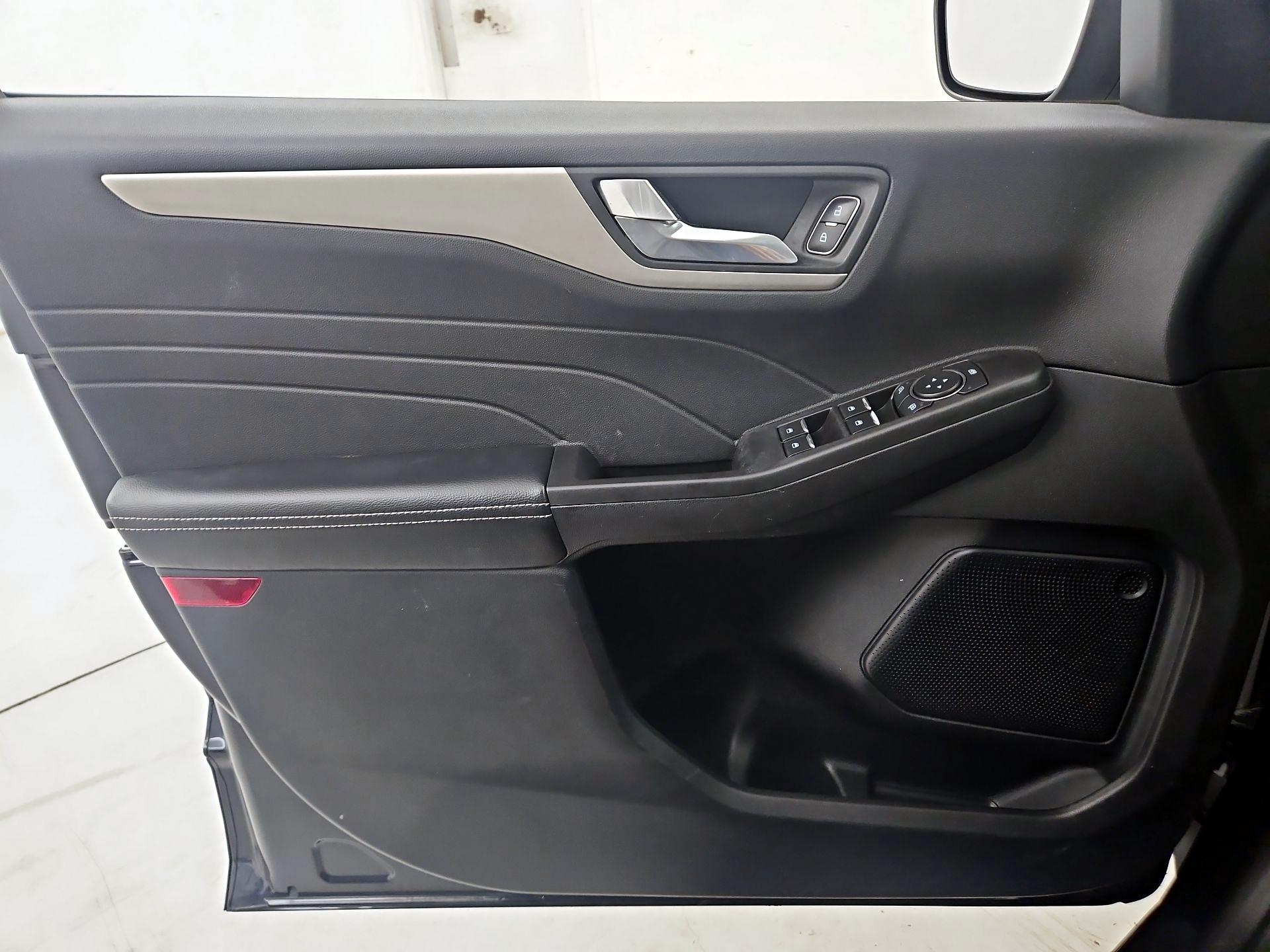 Thumbnail: 2021 Ford Escape - 12