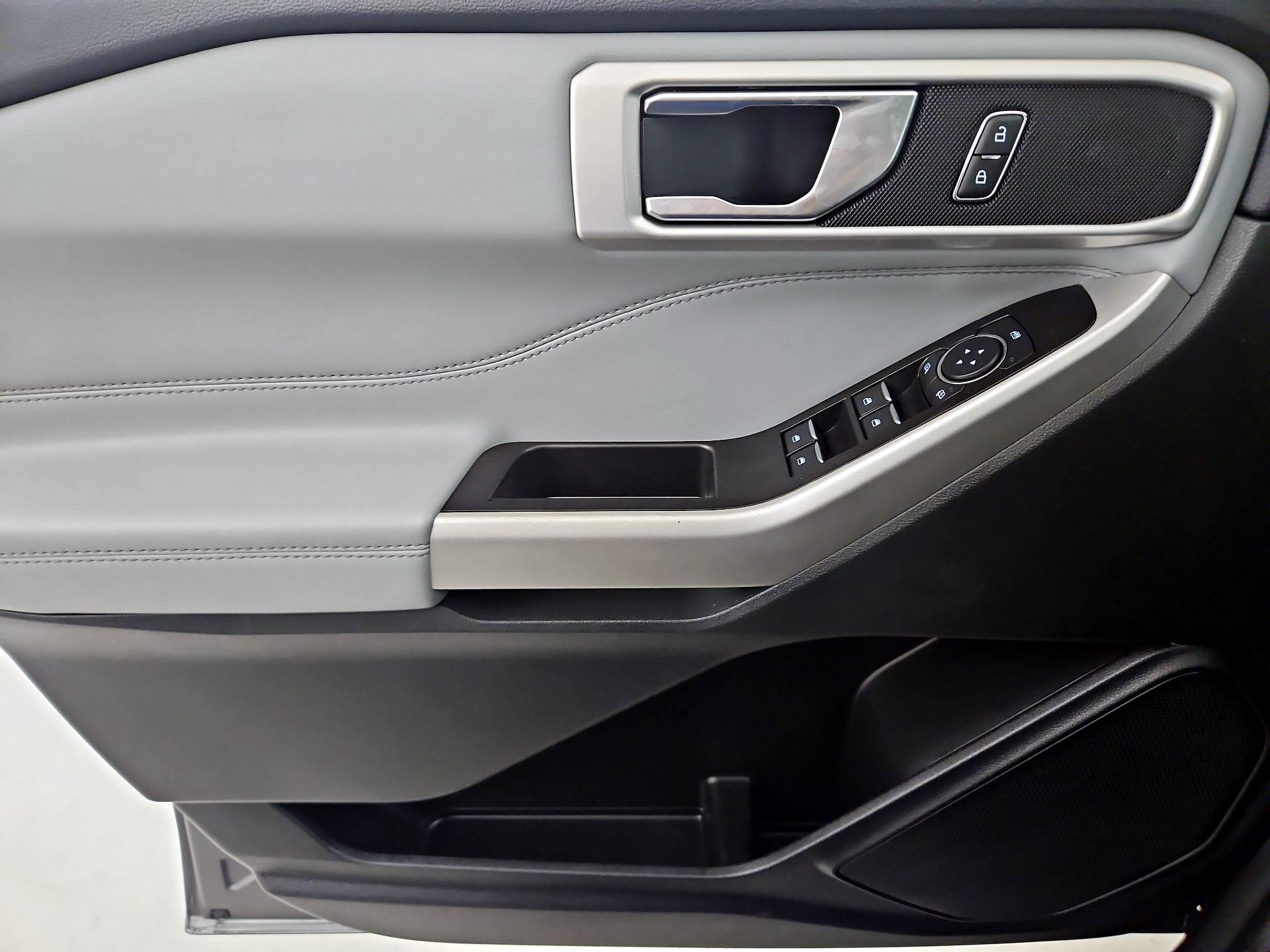 Thumbnail: 2022 Ford Explorer - 12