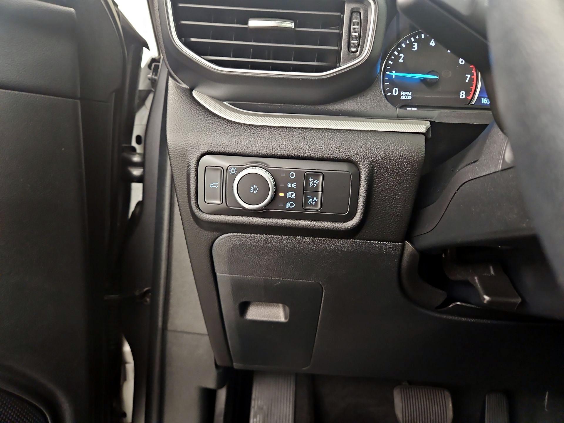 Thumbnail: 2022 Ford Explorer - 13