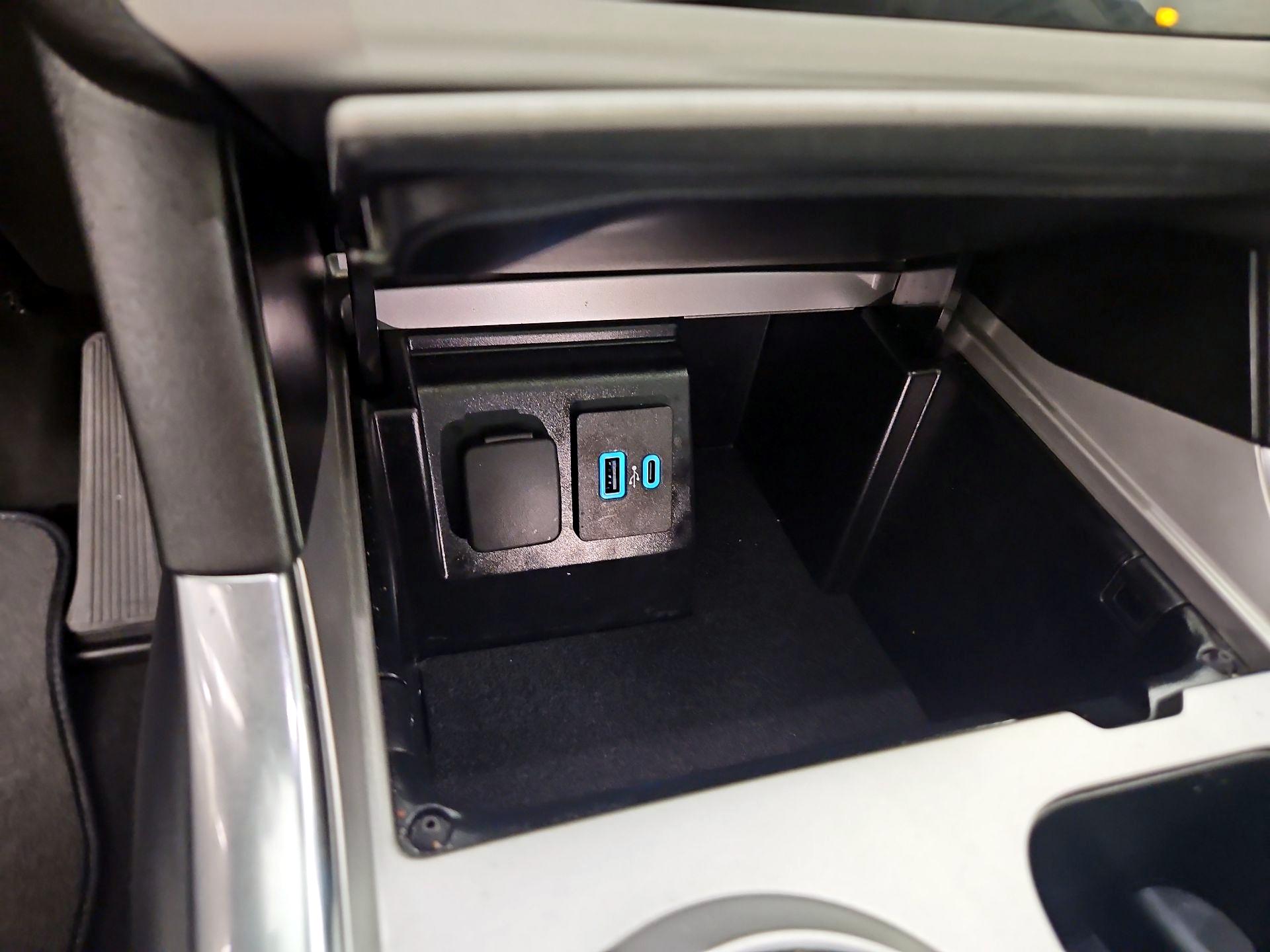 Thumbnail: 2022 Ford Explorer - 19