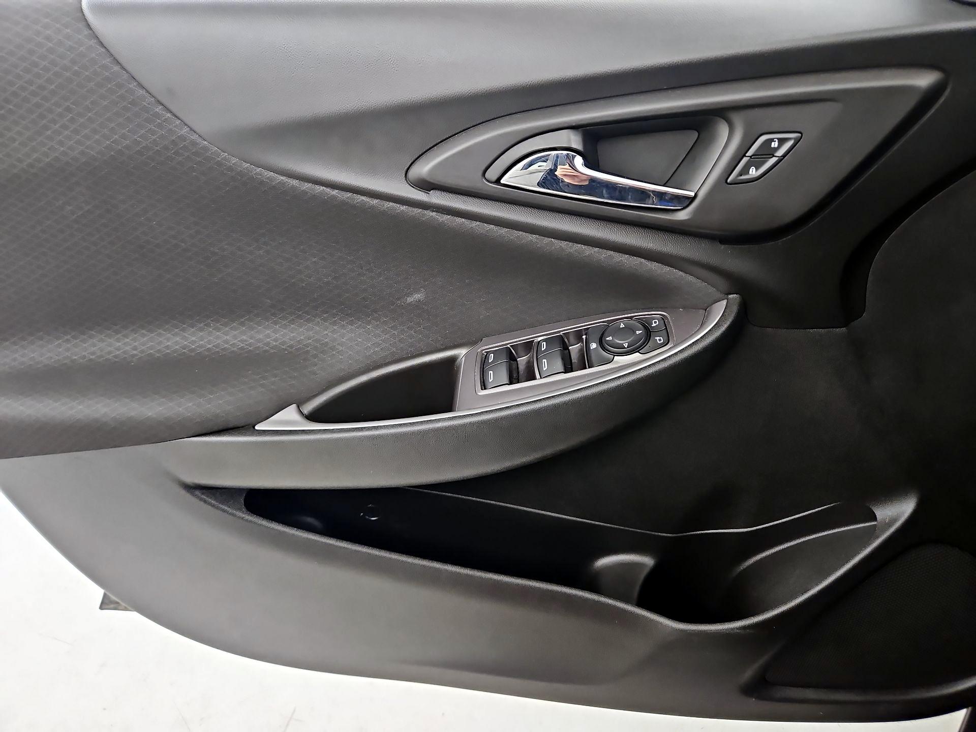 Thumbnail: 2020 Chevrolet Malibu - 12