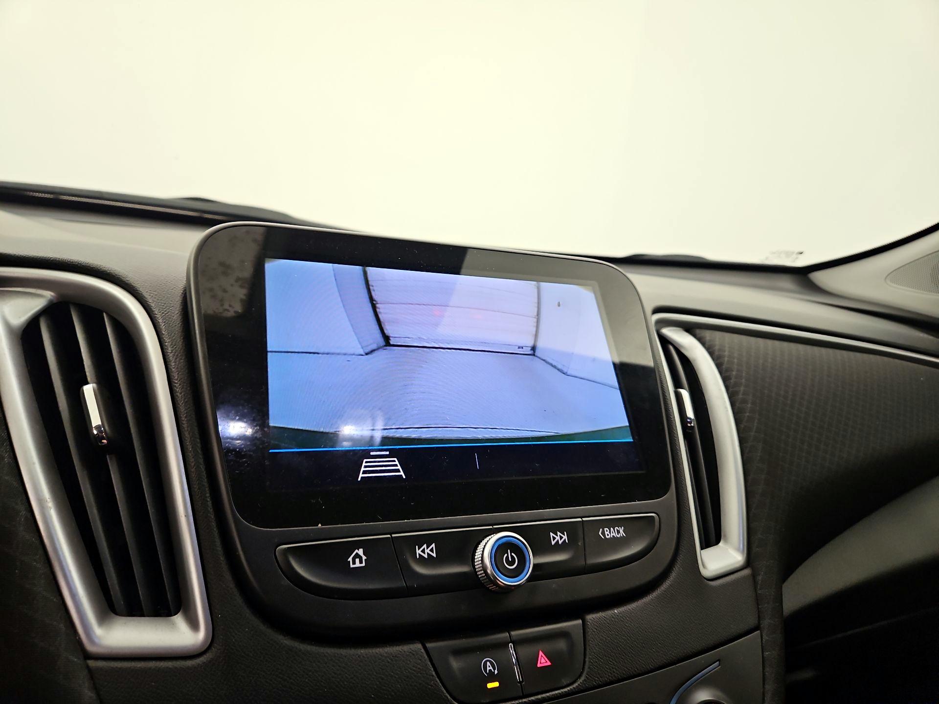 Thumbnail: 2020 Chevrolet Malibu - 14