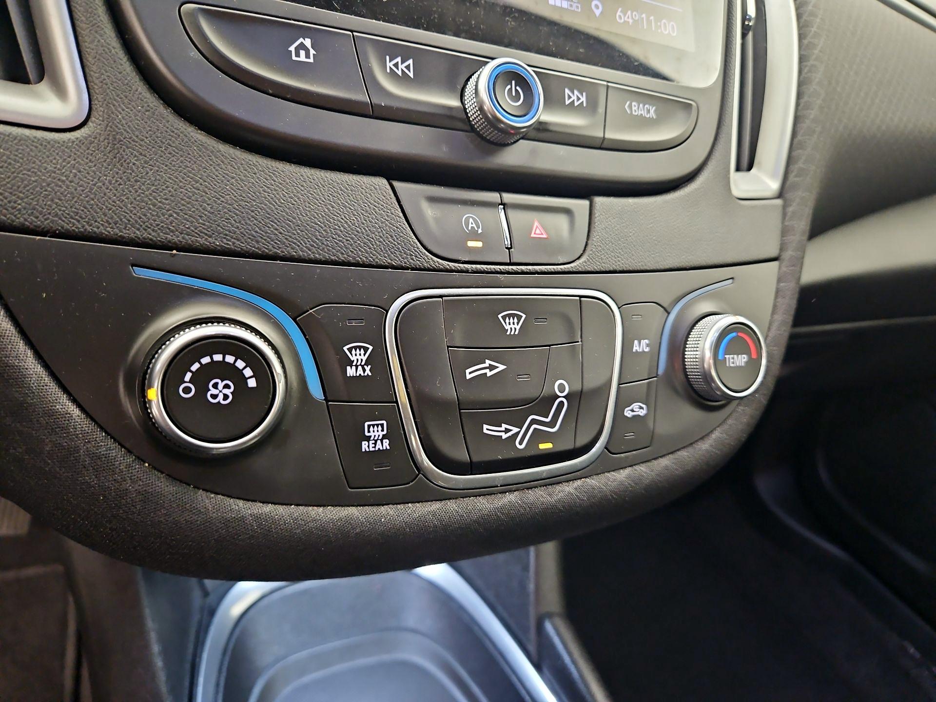 Thumbnail: 2020 Chevrolet Malibu - 16