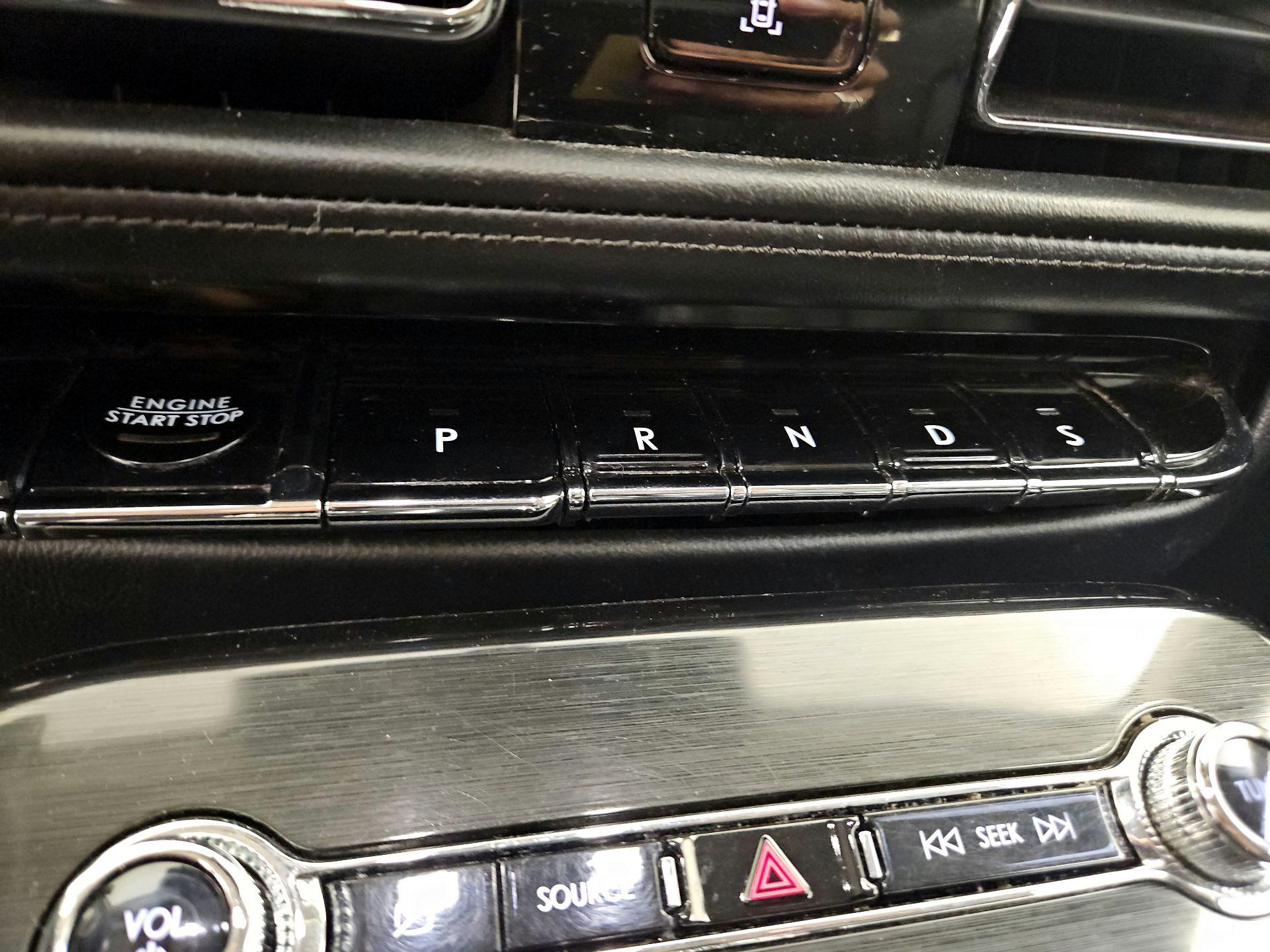 Thumbnail: 2021 Lincoln Nautilus - 18