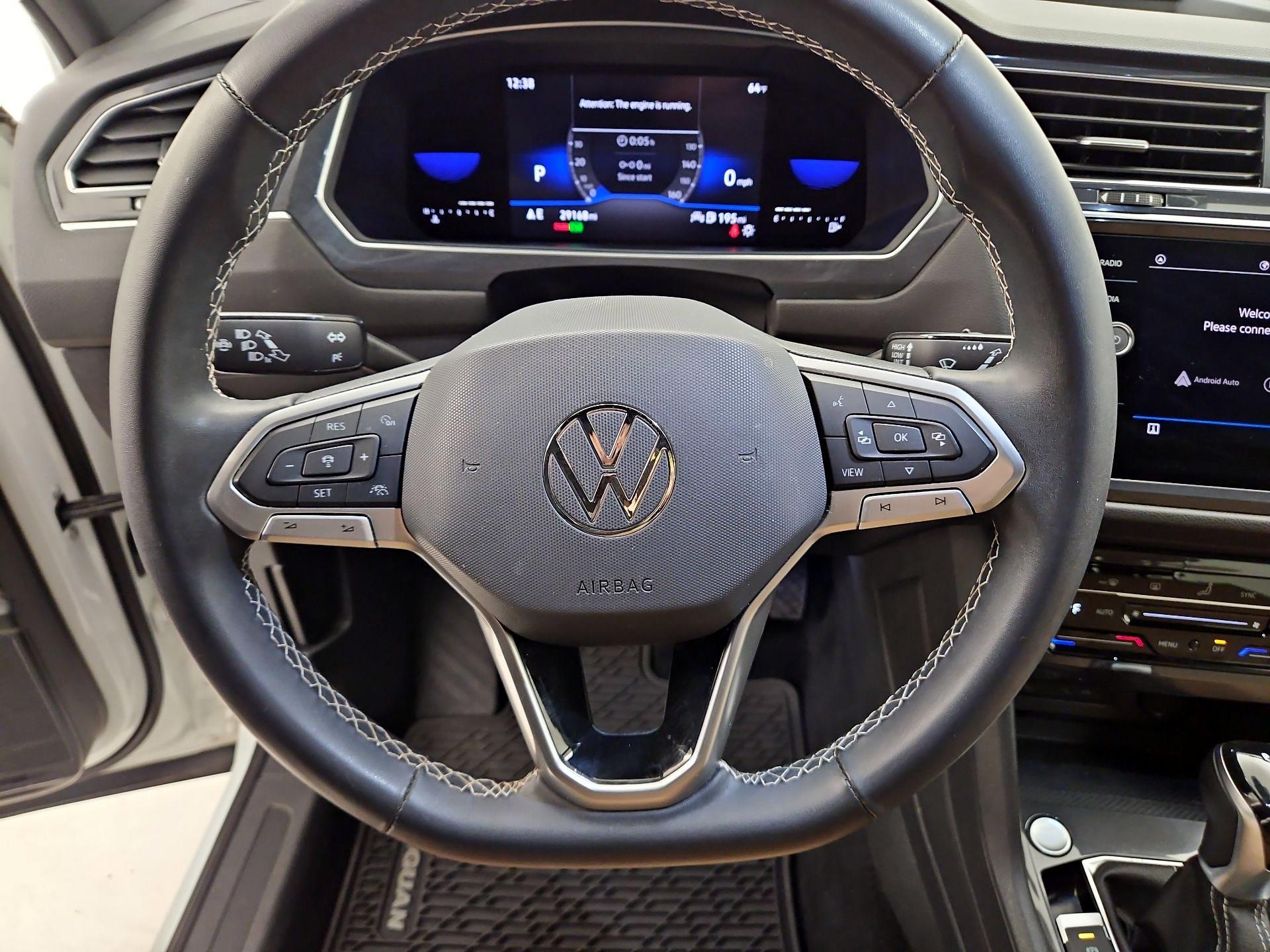 Thumbnail: 2022 Volkswagen Tiguan - 10