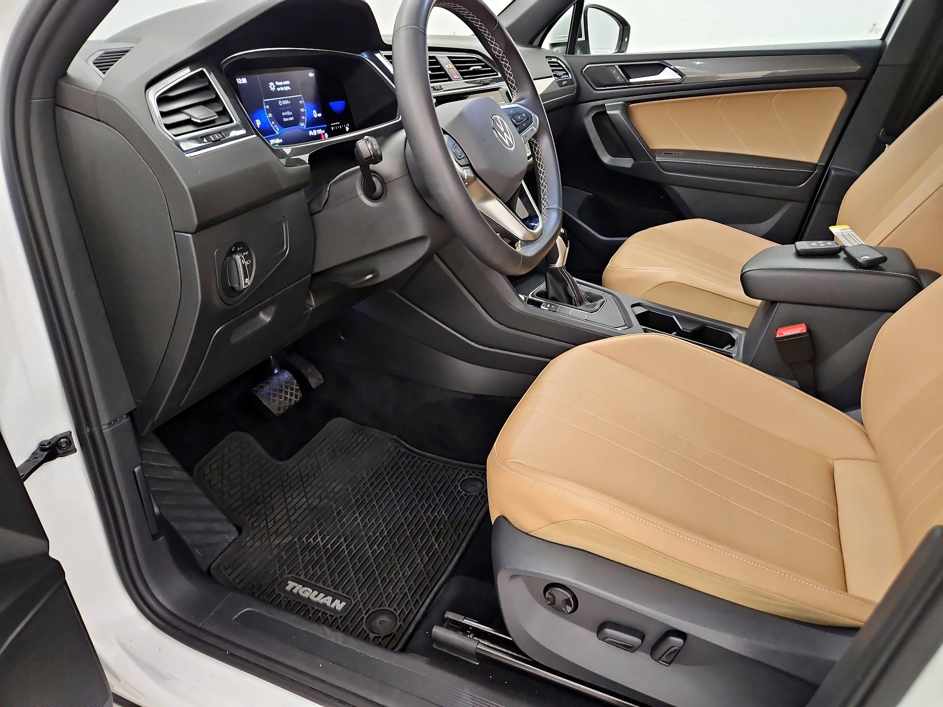 Thumbnail: 2022 Volkswagen Tiguan - 11