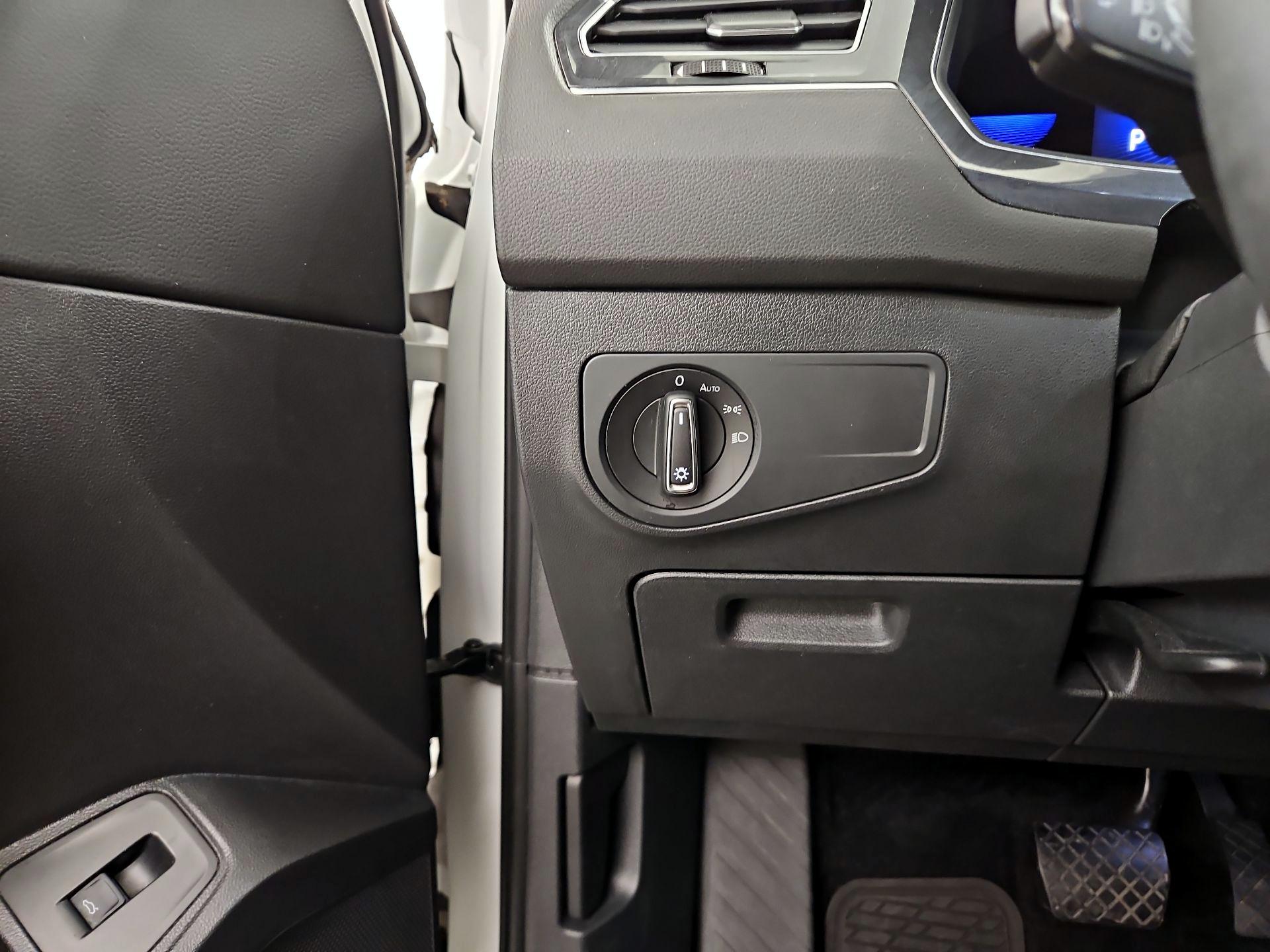 Thumbnail: 2022 Volkswagen Tiguan - 13