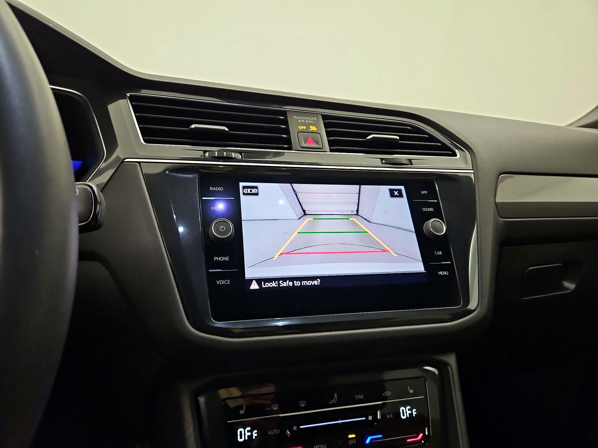 Thumbnail: 2022 Volkswagen Tiguan - 14