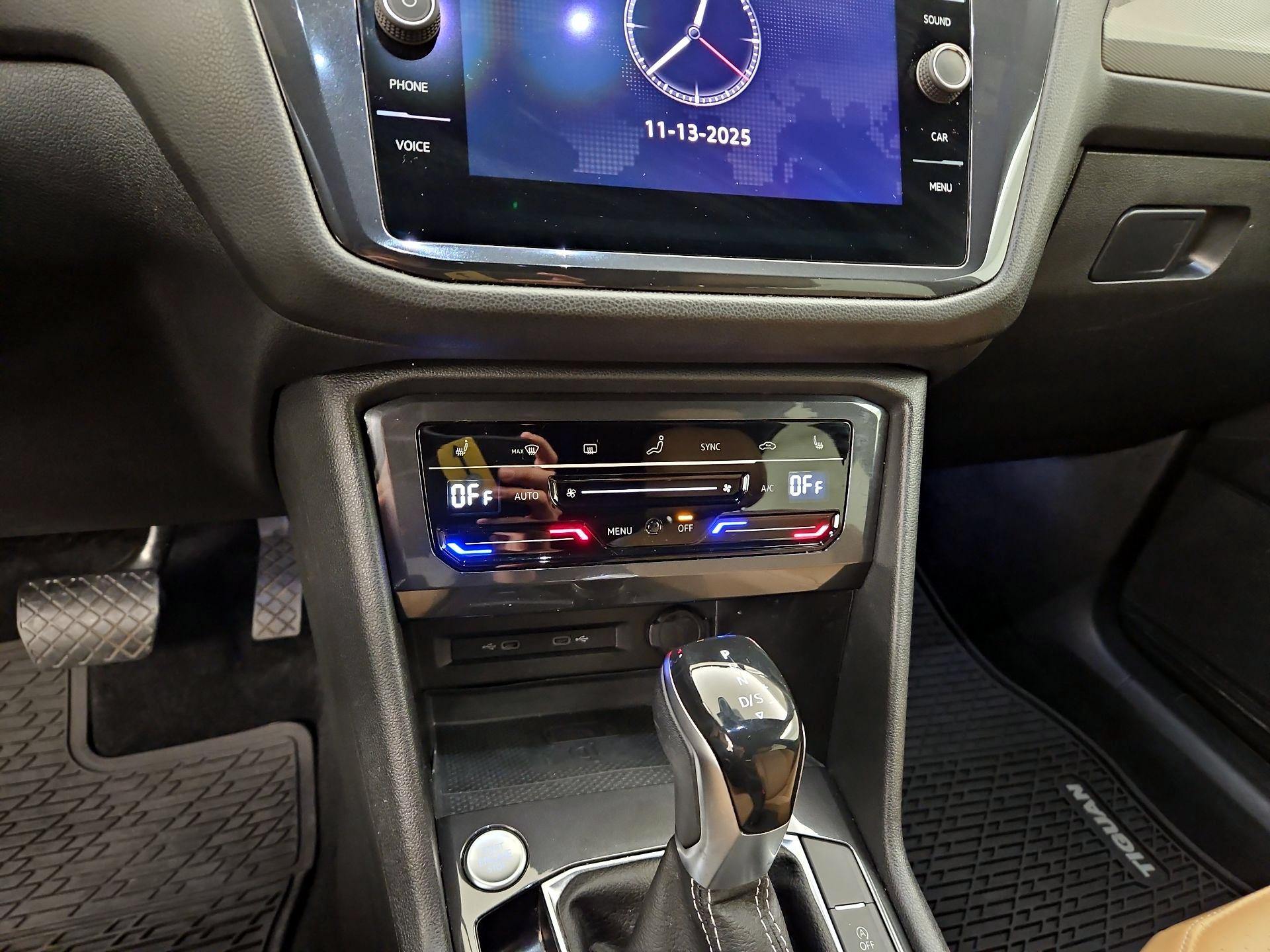 Thumbnail: 2022 Volkswagen Tiguan - 16