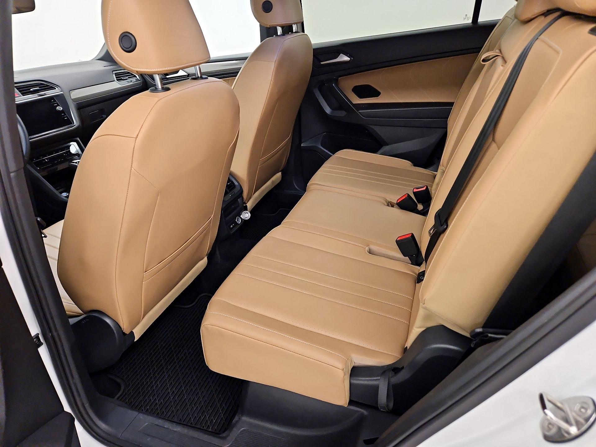 Thumbnail: 2022 Volkswagen Tiguan - 19