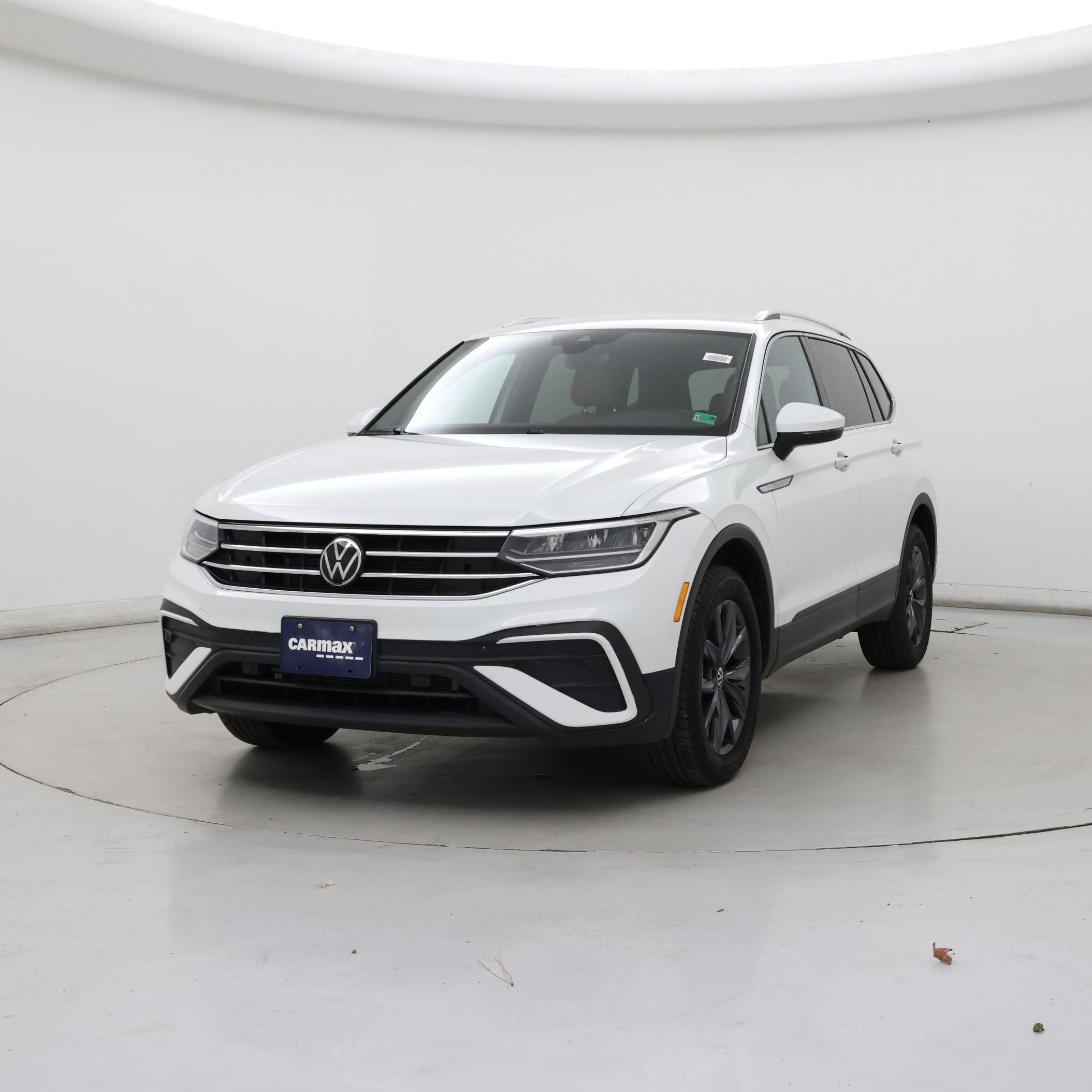 Thumbnail: 2022 Volkswagen Tiguan - 4