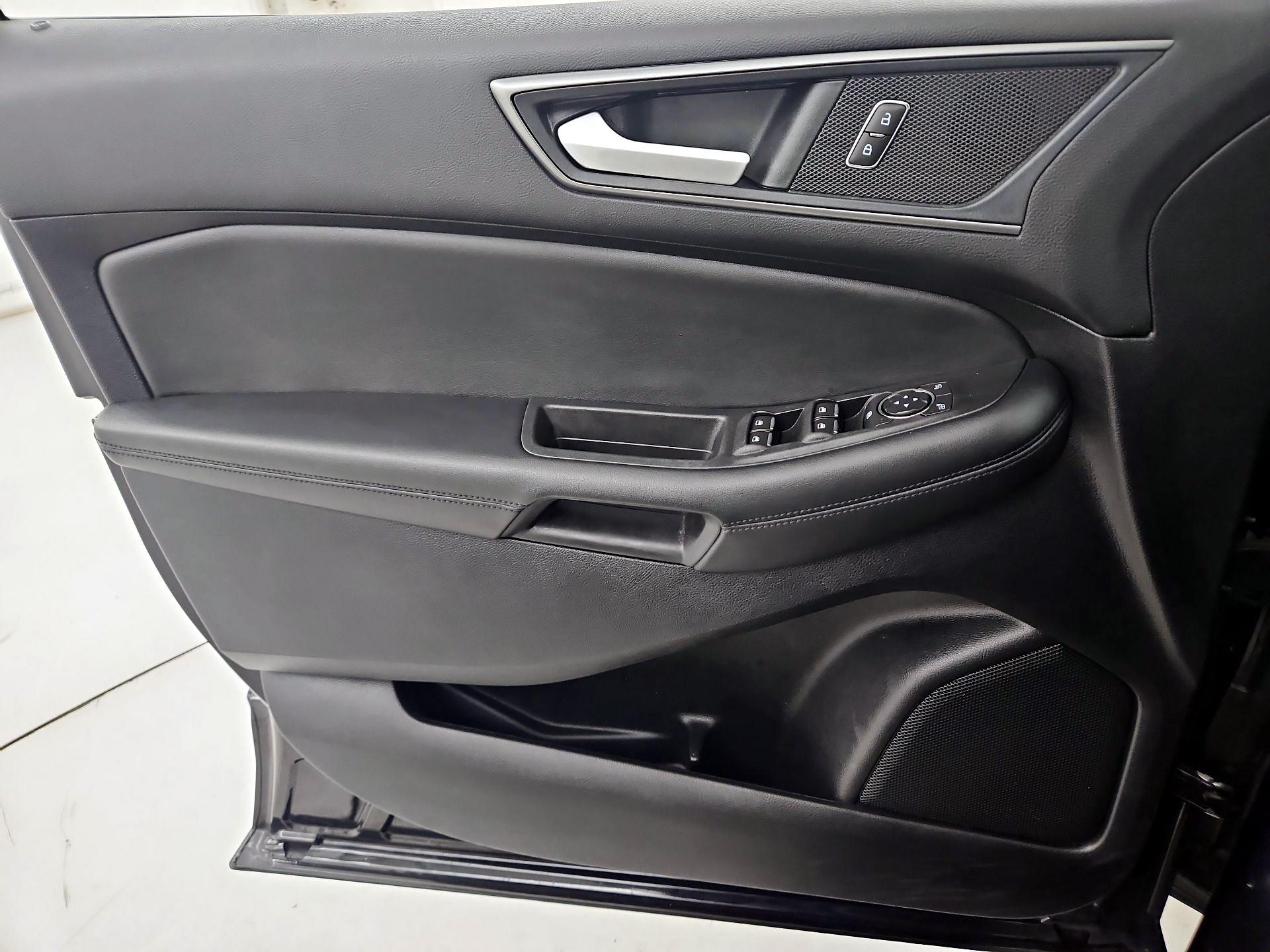 Thumbnail: 2022 Ford Edge - 12