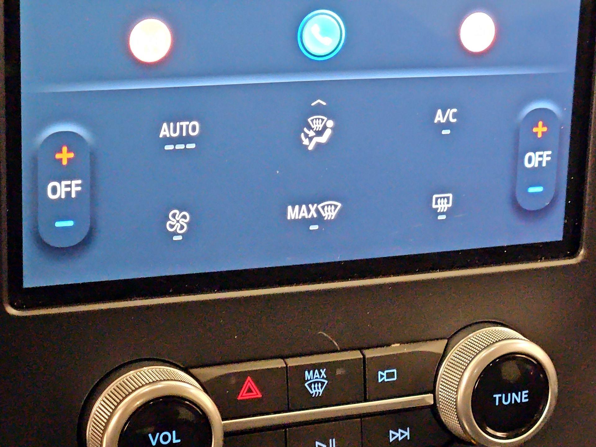 Thumbnail: 2022 Ford Edge - 16