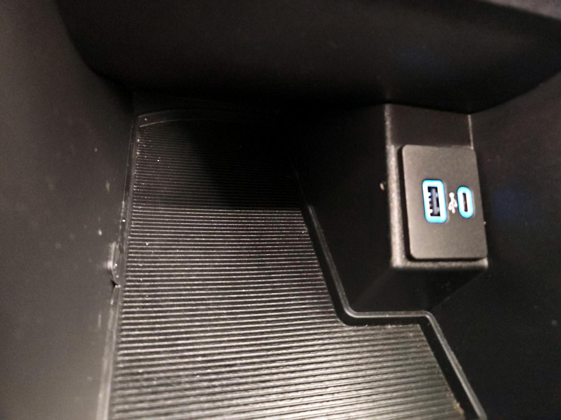 Thumbnail: 2022 Ford Edge - 18