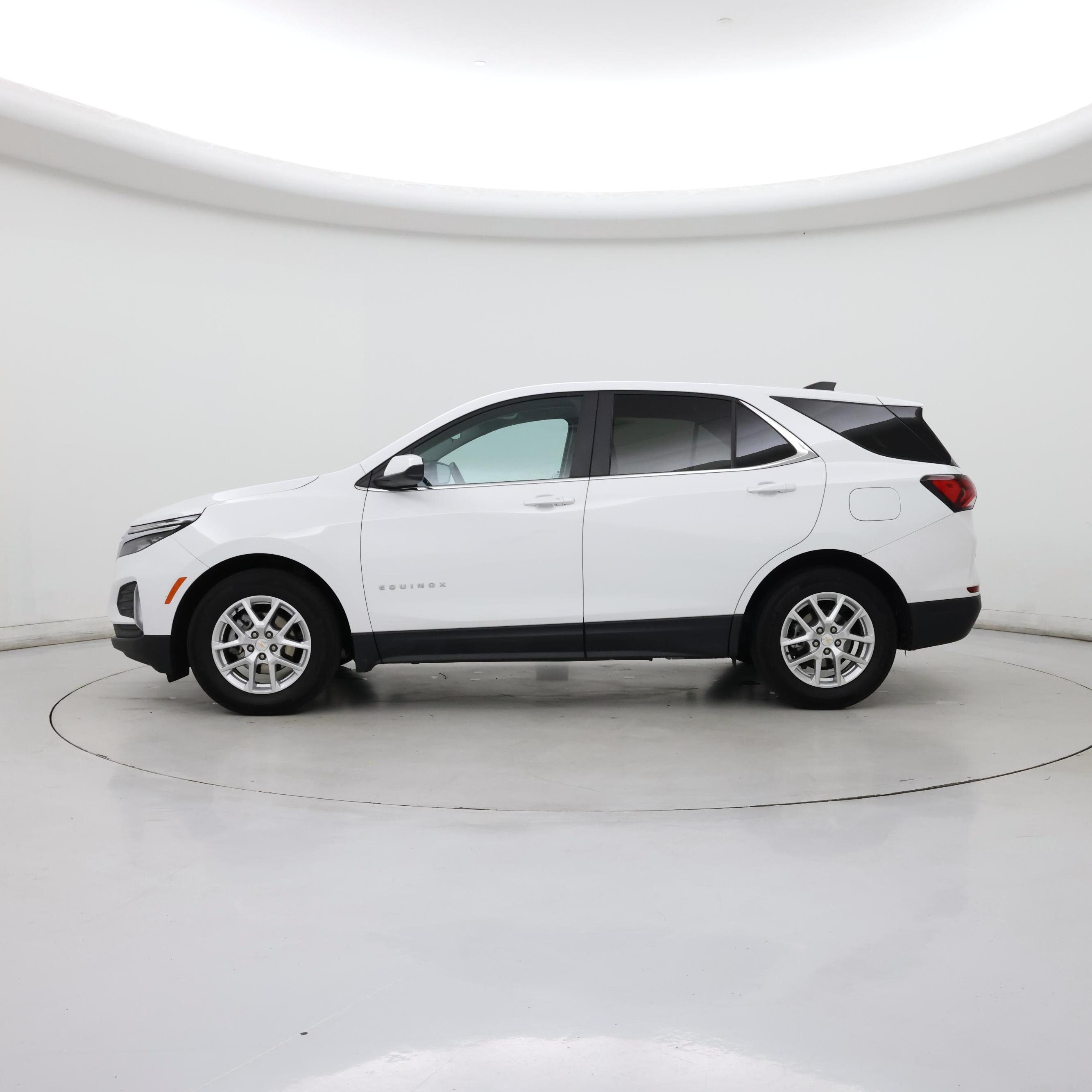 Thumbnail: 2023 Chevrolet Equinox - 3