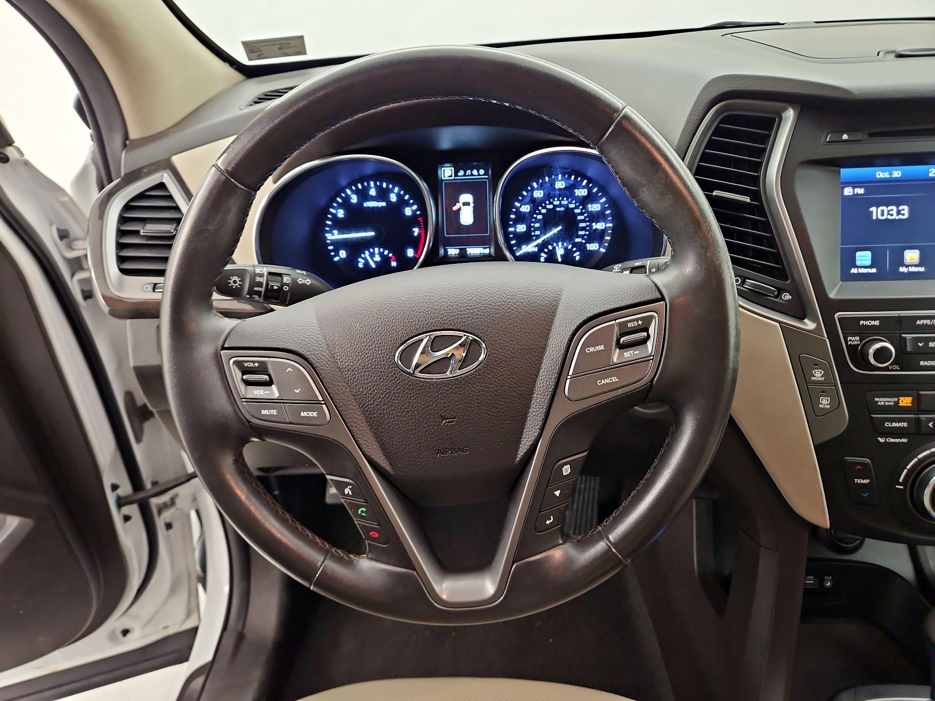 Thumbnail: 2017 Hyundai Santa Fe - 10