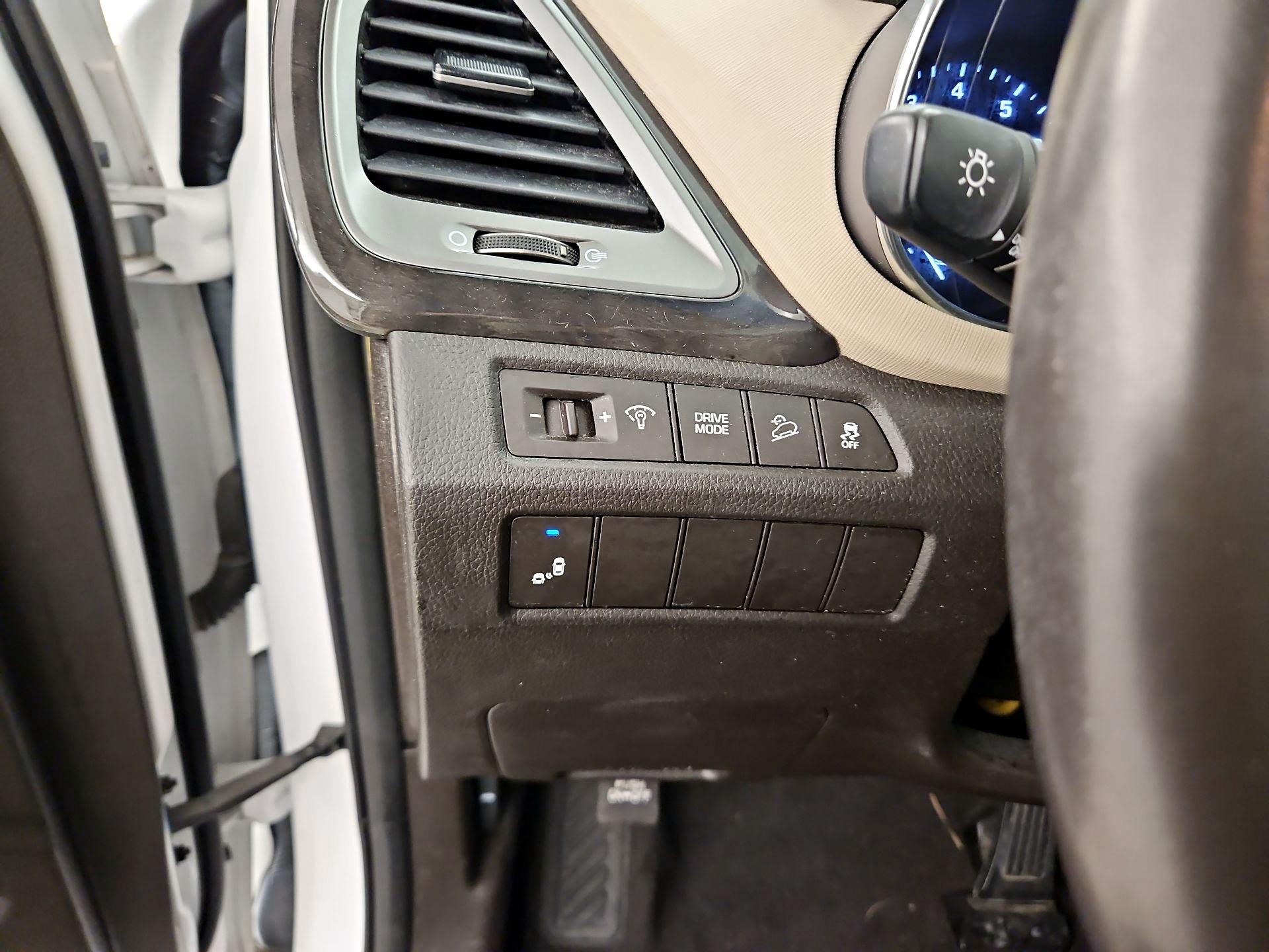 Thumbnail: 2017 Hyundai Santa Fe - 13