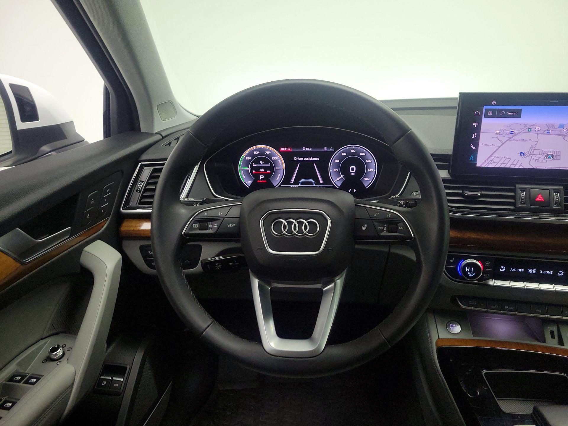 Thumbnail: 2023 Audi Q5 - 10