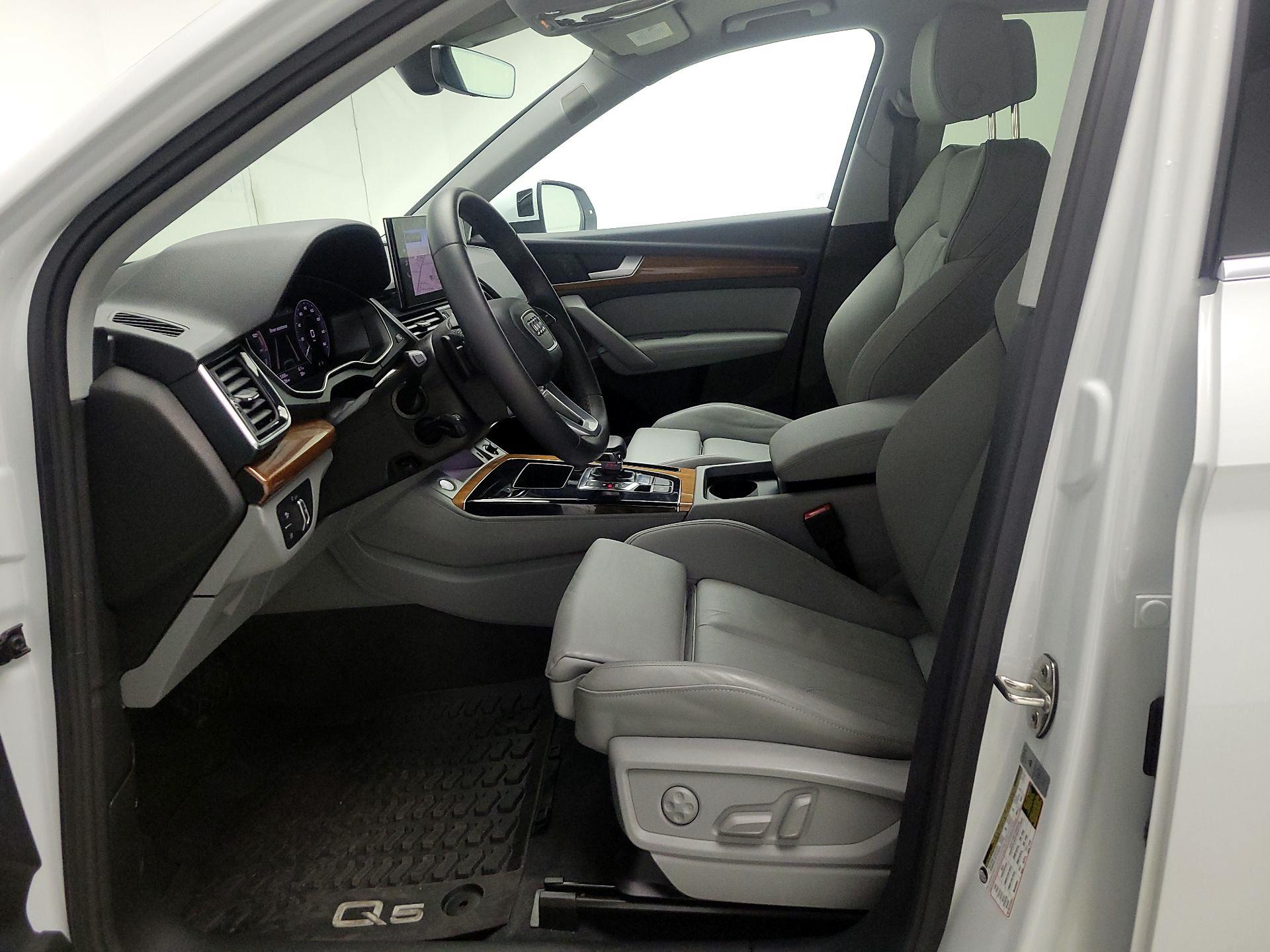 Thumbnail: 2023 Audi Q5 - 11