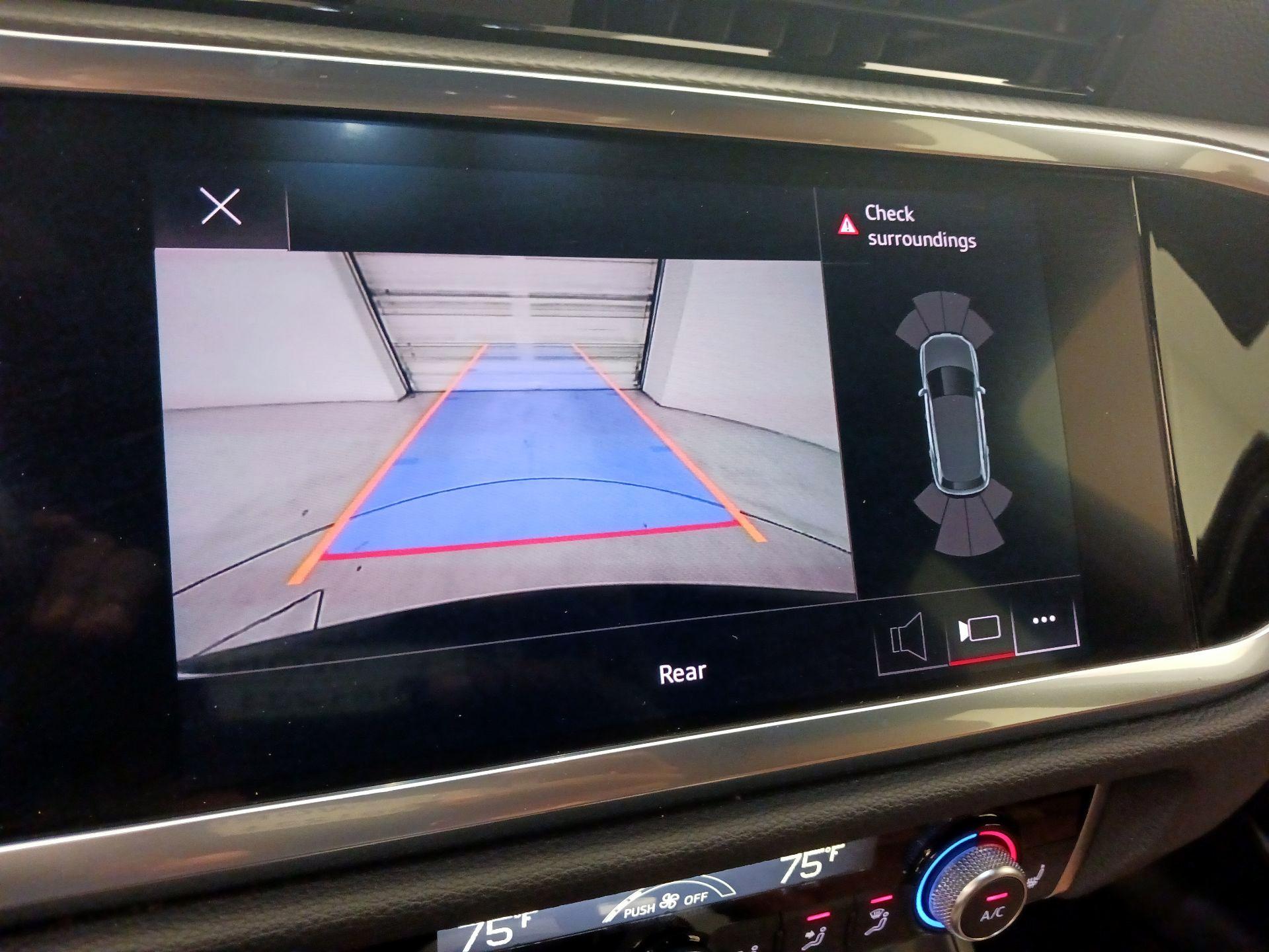 Thumbnail: 2022 Audi Q3 - 14