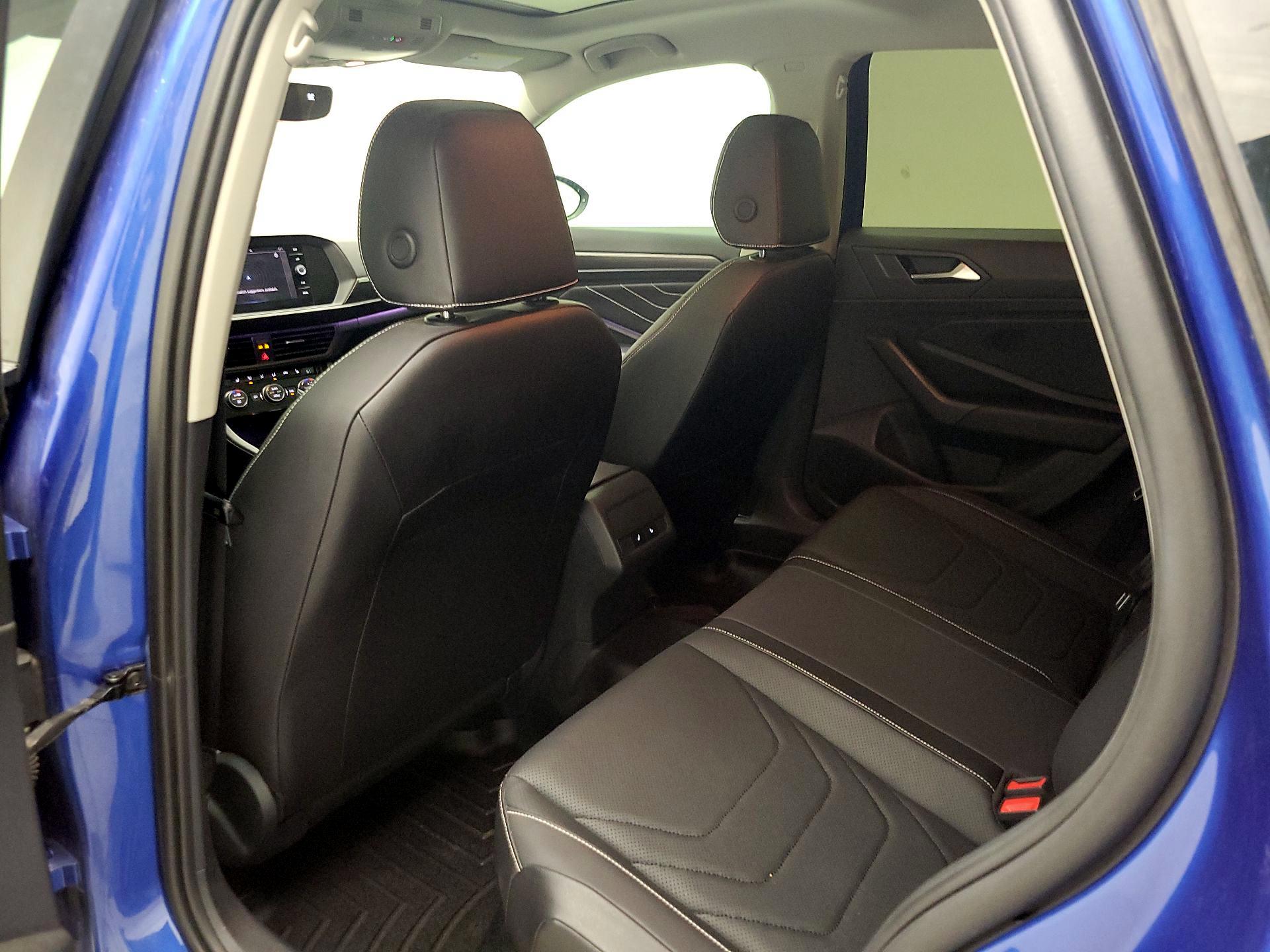 Thumbnail: 2023 Volkswagen Jetta - 18