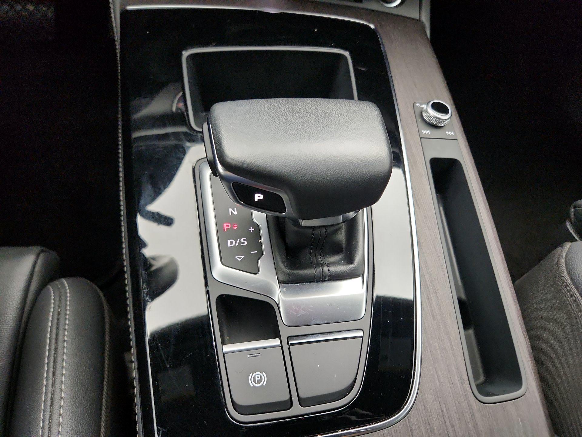 Thumbnail: 2023 Audi Q5 - 17