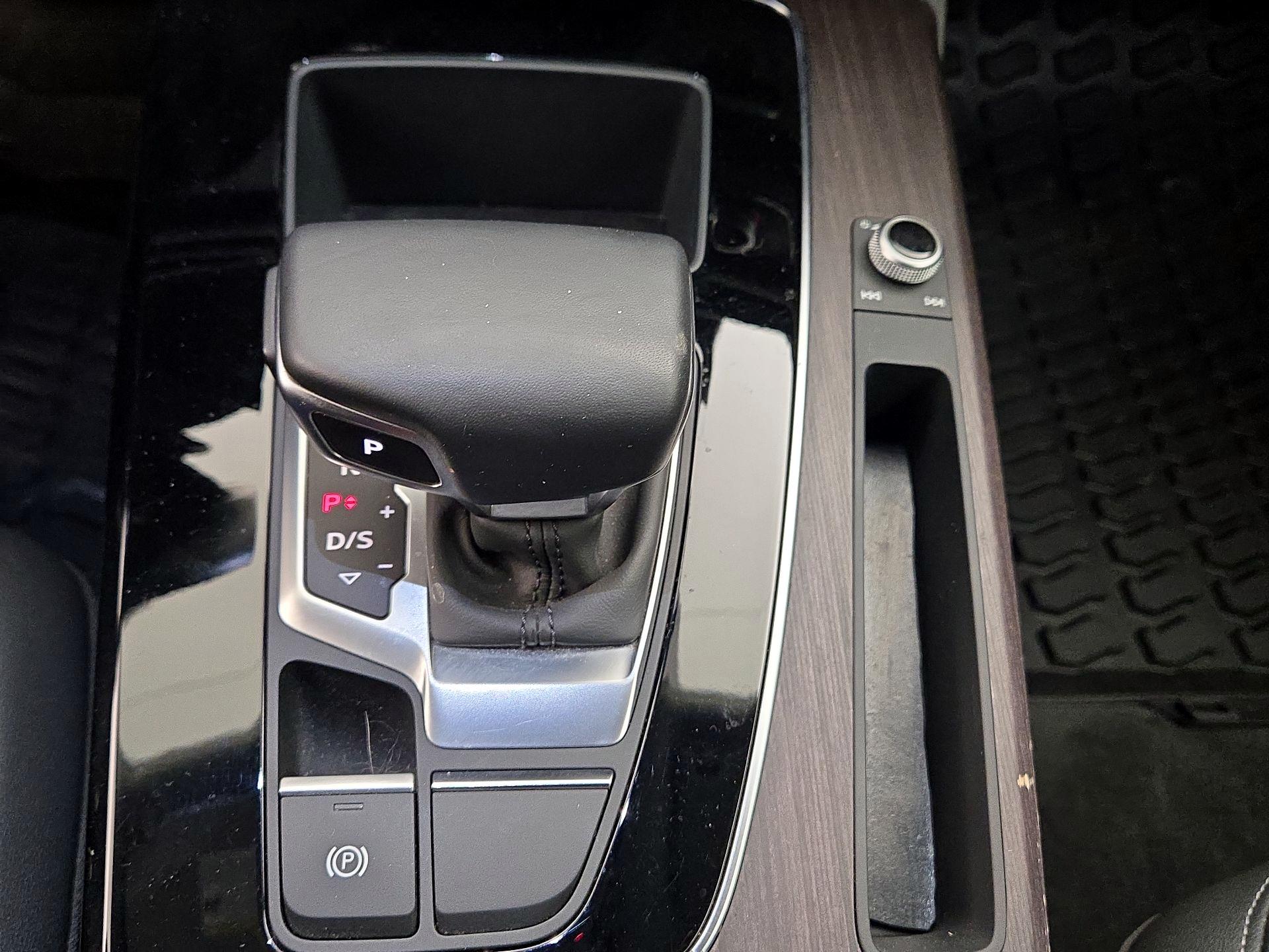 Thumbnail: 2022 Audi Q5 - 17