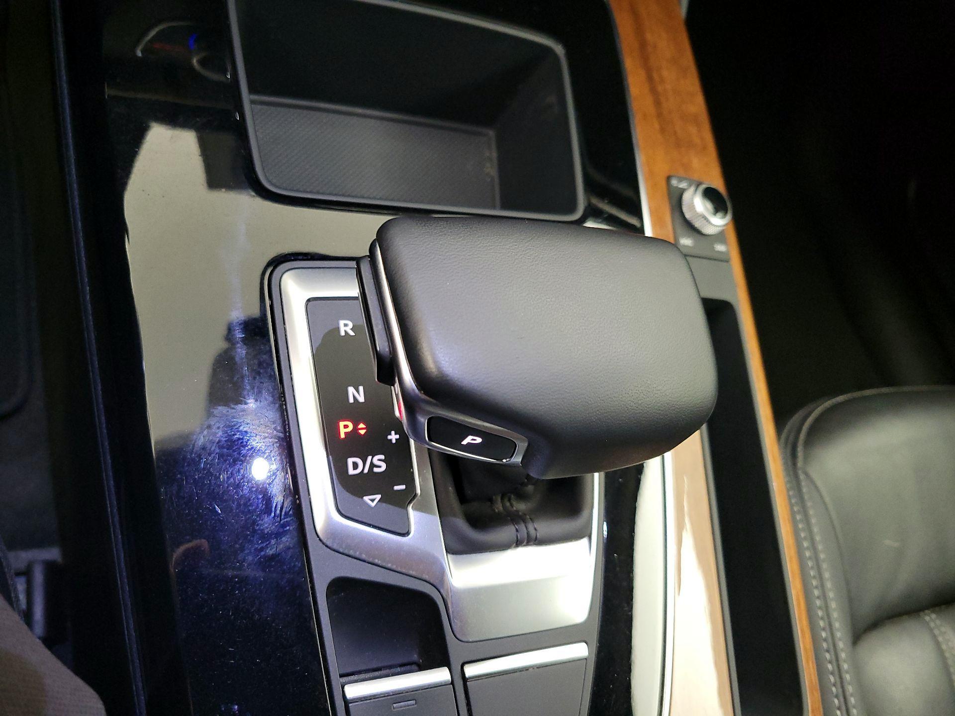 Thumbnail: 2022 Audi Q5 - 17