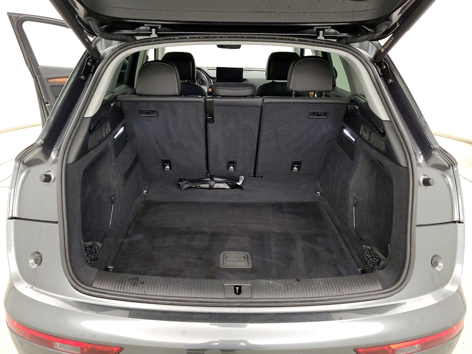 Thumbnail: 2022 Audi Q5 - 20