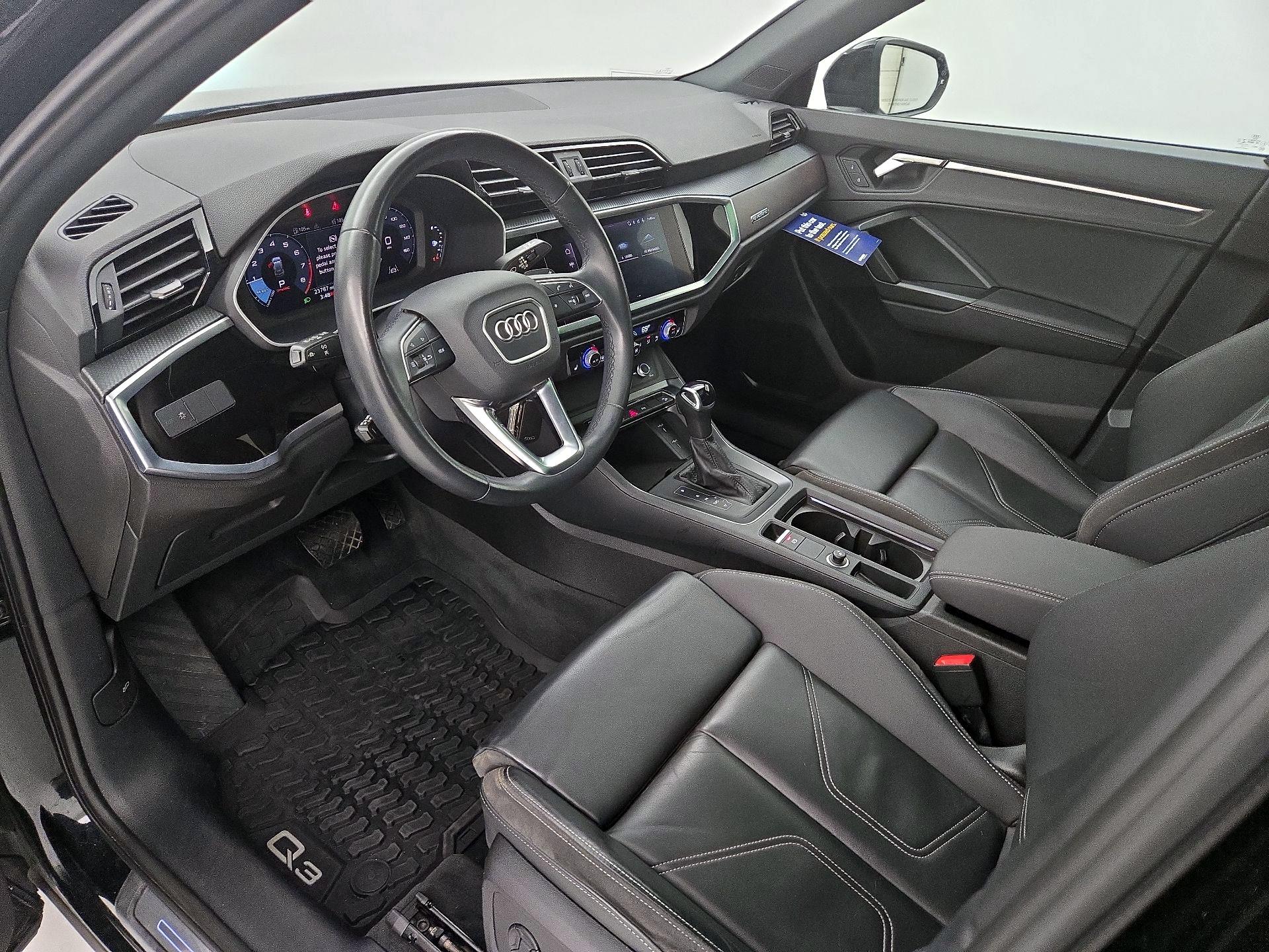 Thumbnail: 2022 Audi Q3 - 11