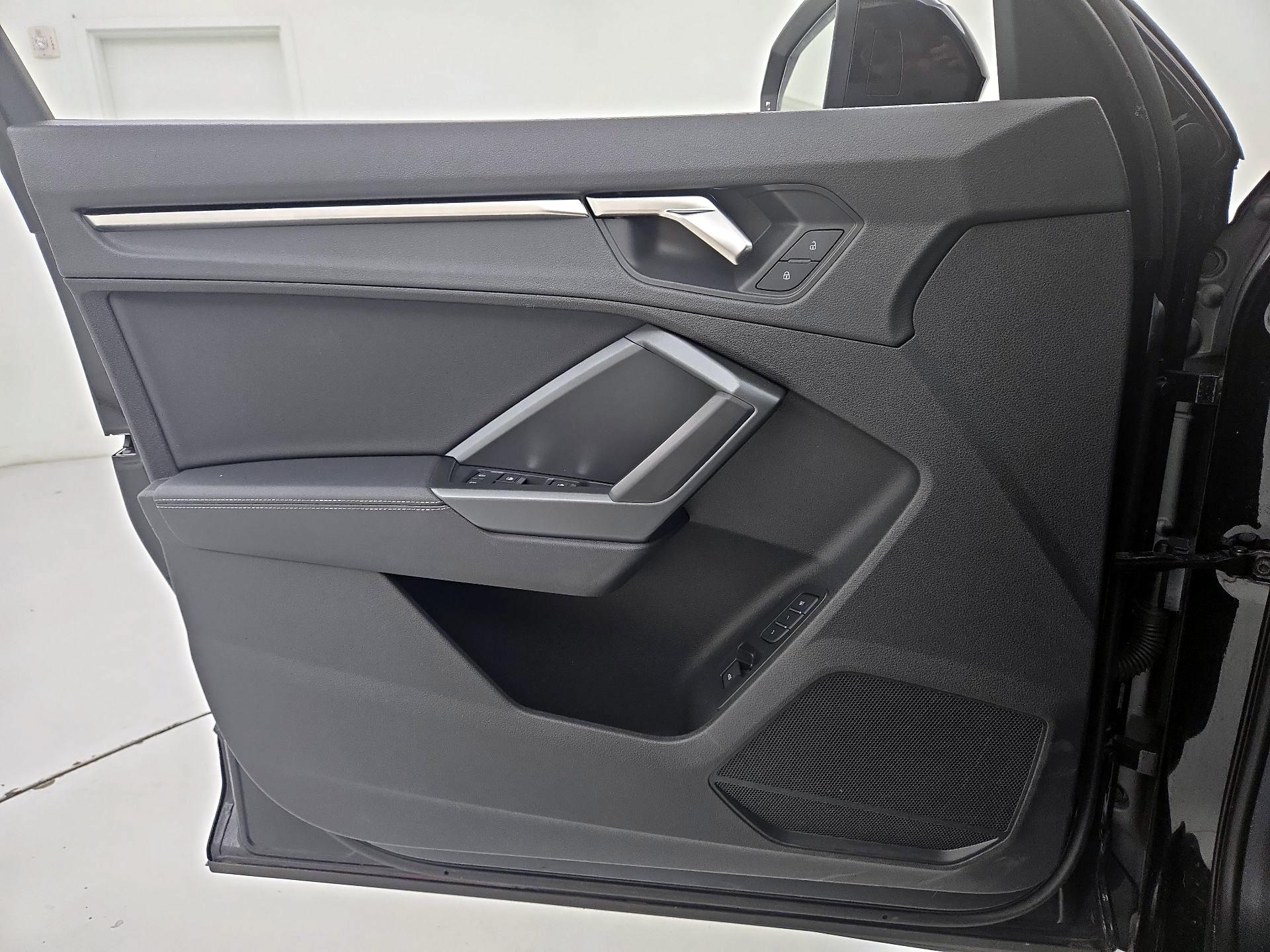 Thumbnail: 2022 Audi Q3 - 12