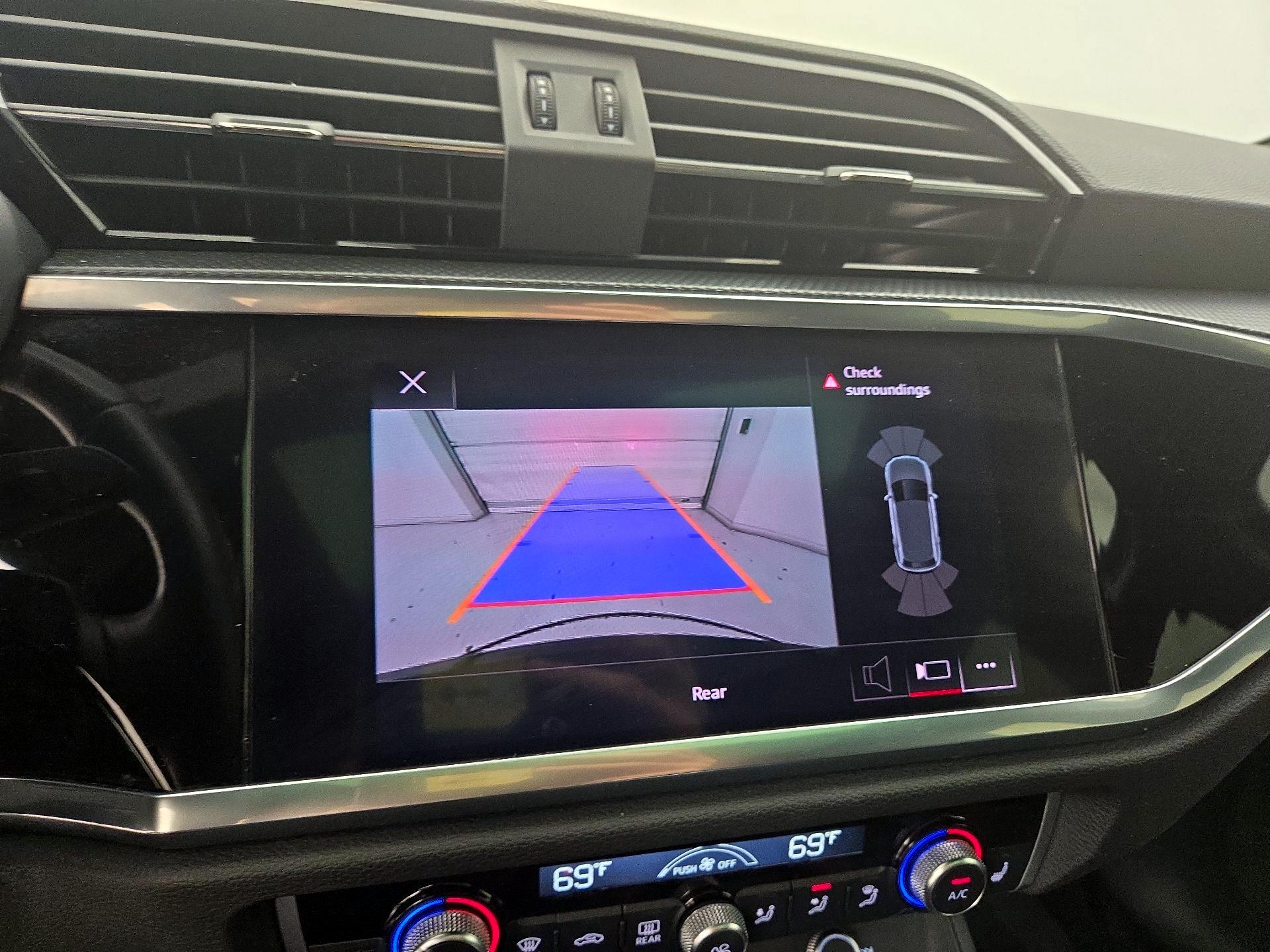 Thumbnail: 2022 Audi Q3 - 14