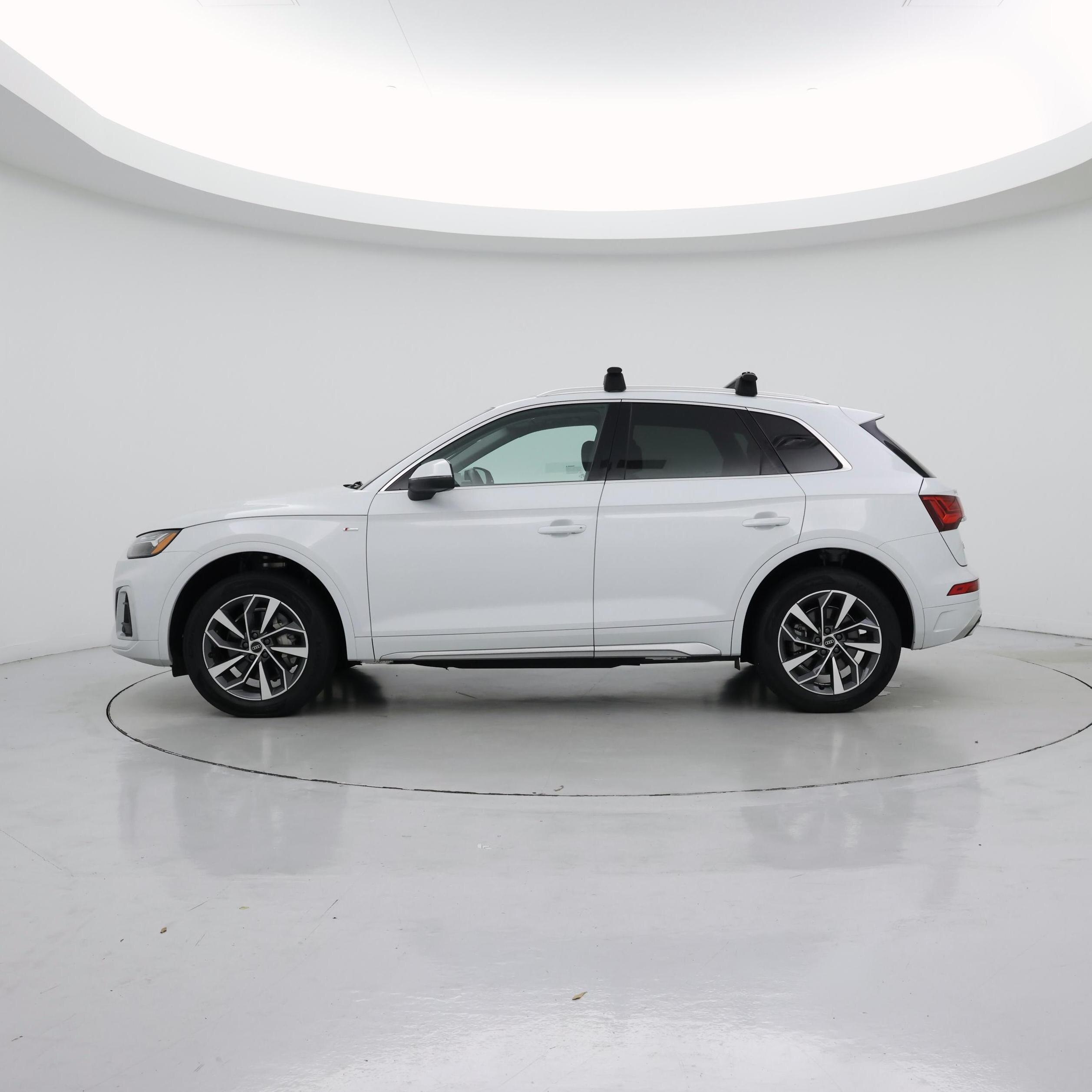 Thumbnail: 2023 Audi Q5 - 3