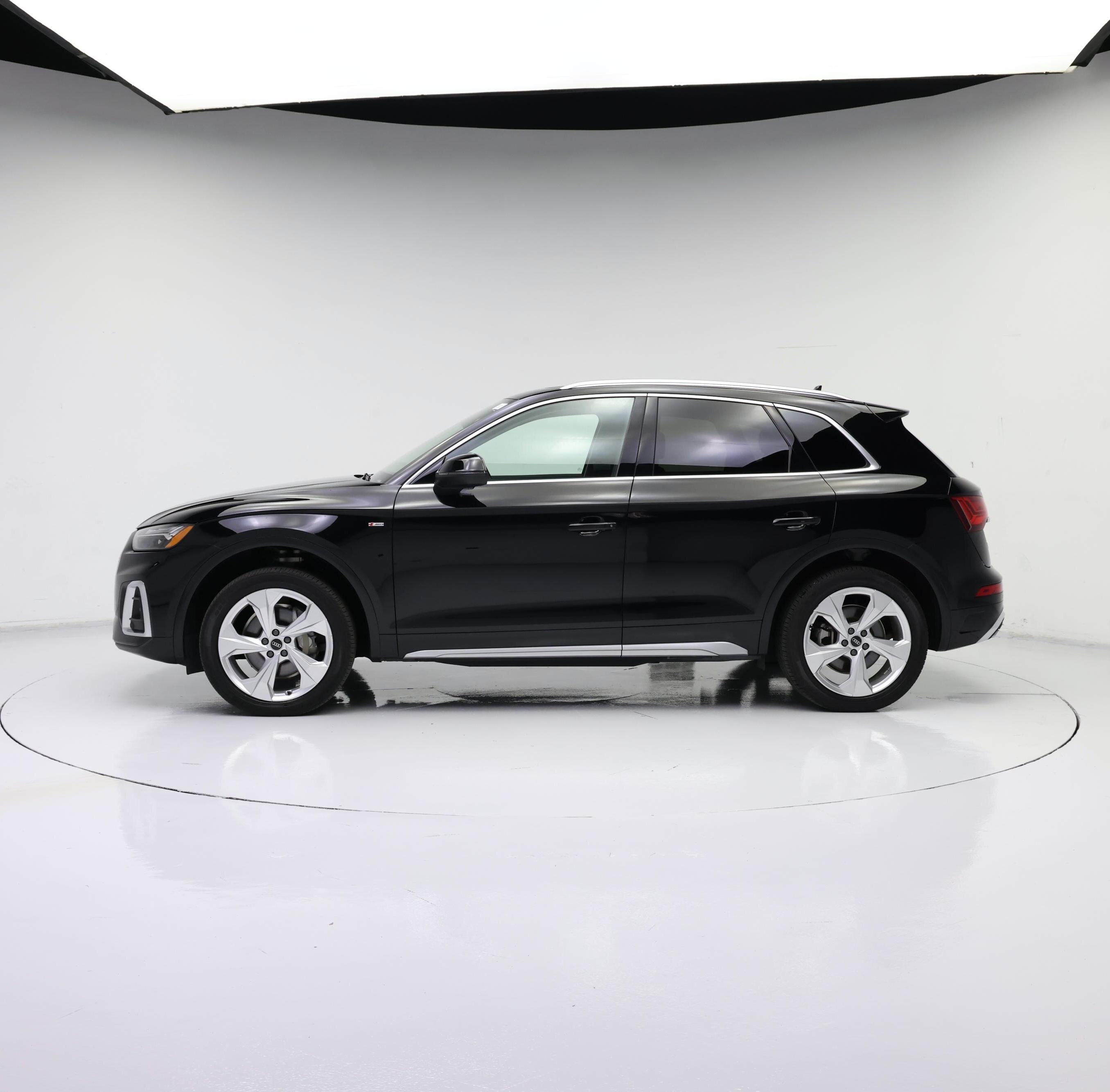 Thumbnail: 2023 Audi Q5 - 3