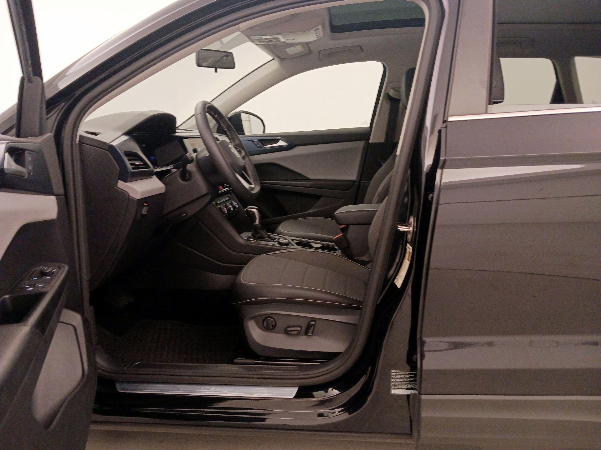 Thumbnail: 2022 Volkswagen Taos - 11