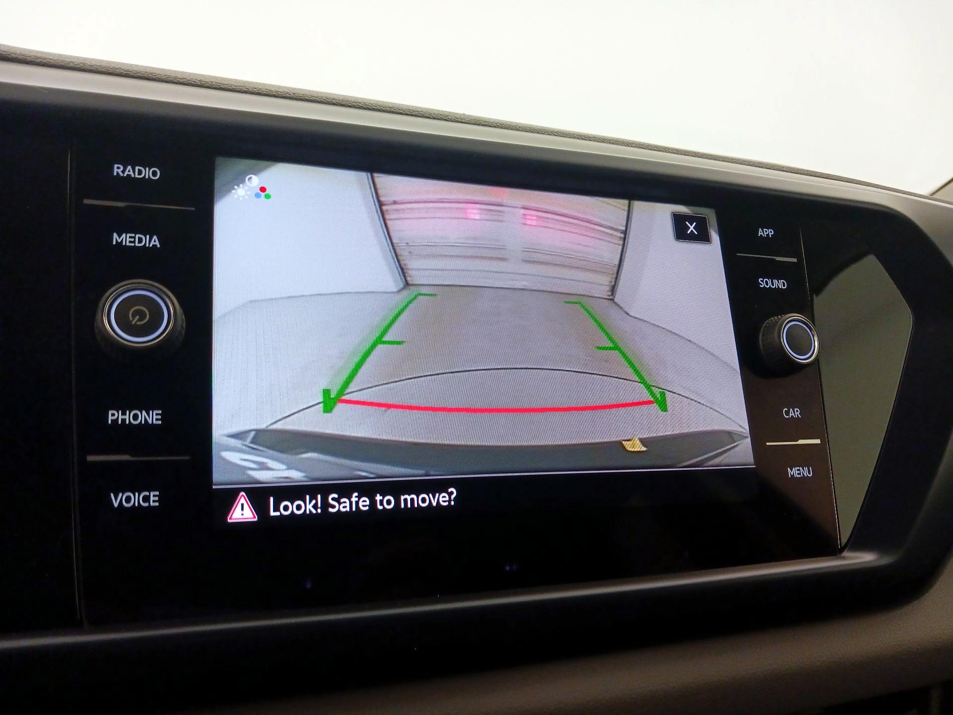 Thumbnail: 2022 Volkswagen Taos - 14