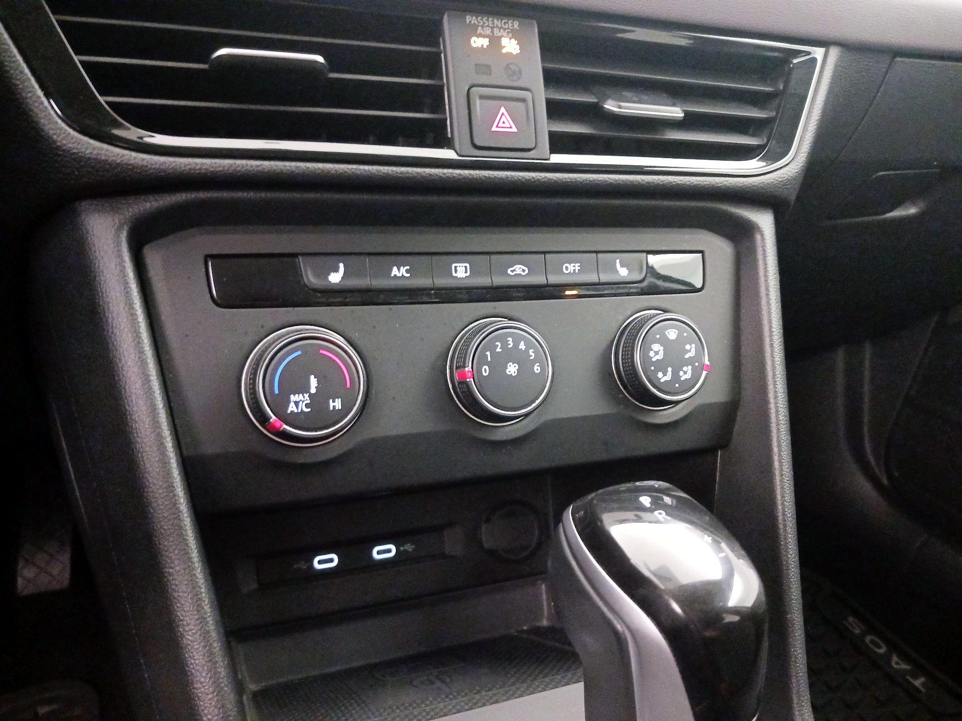 Thumbnail: 2022 Volkswagen Taos - 16