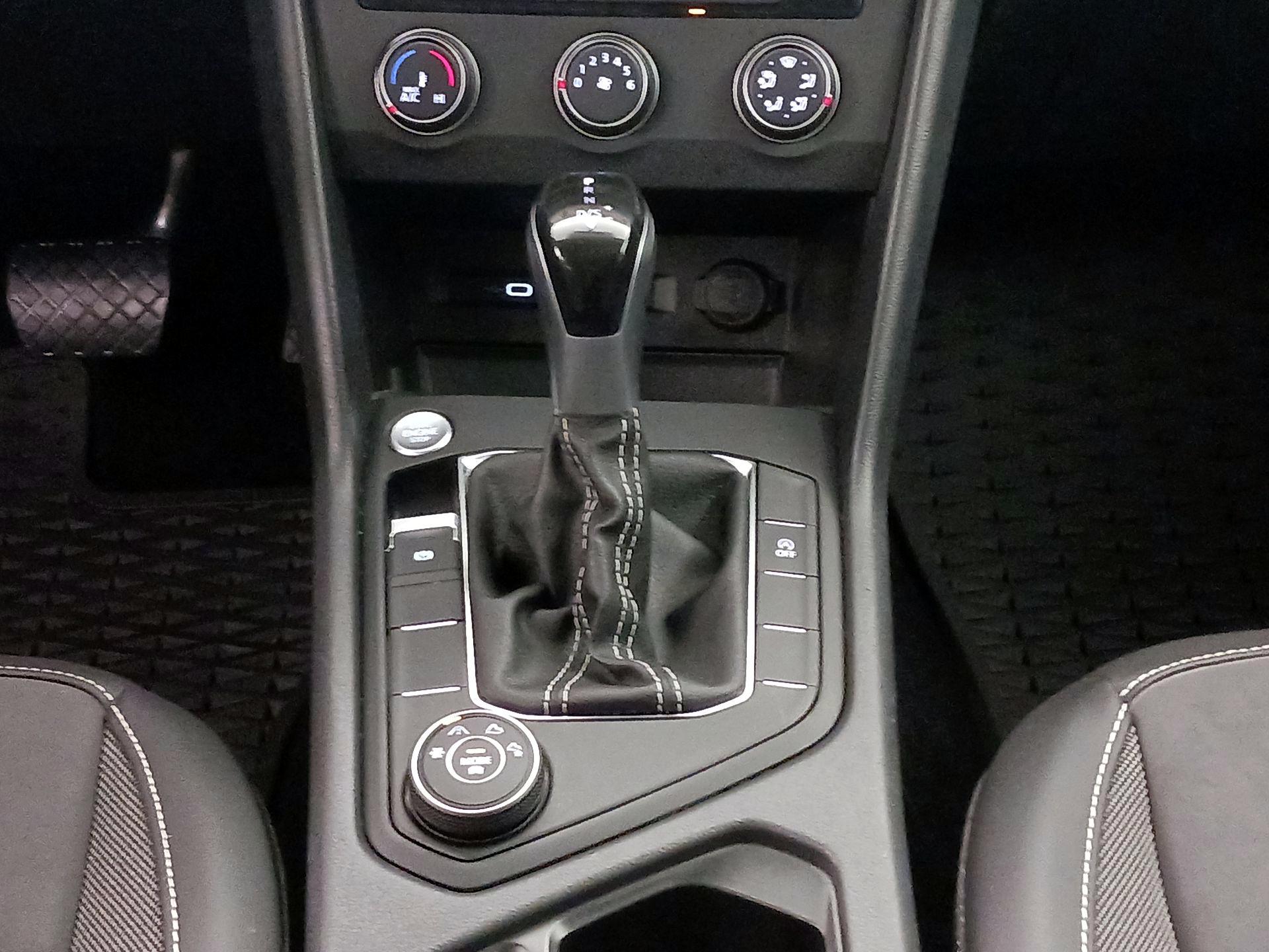 Thumbnail: 2022 Volkswagen Taos - 17