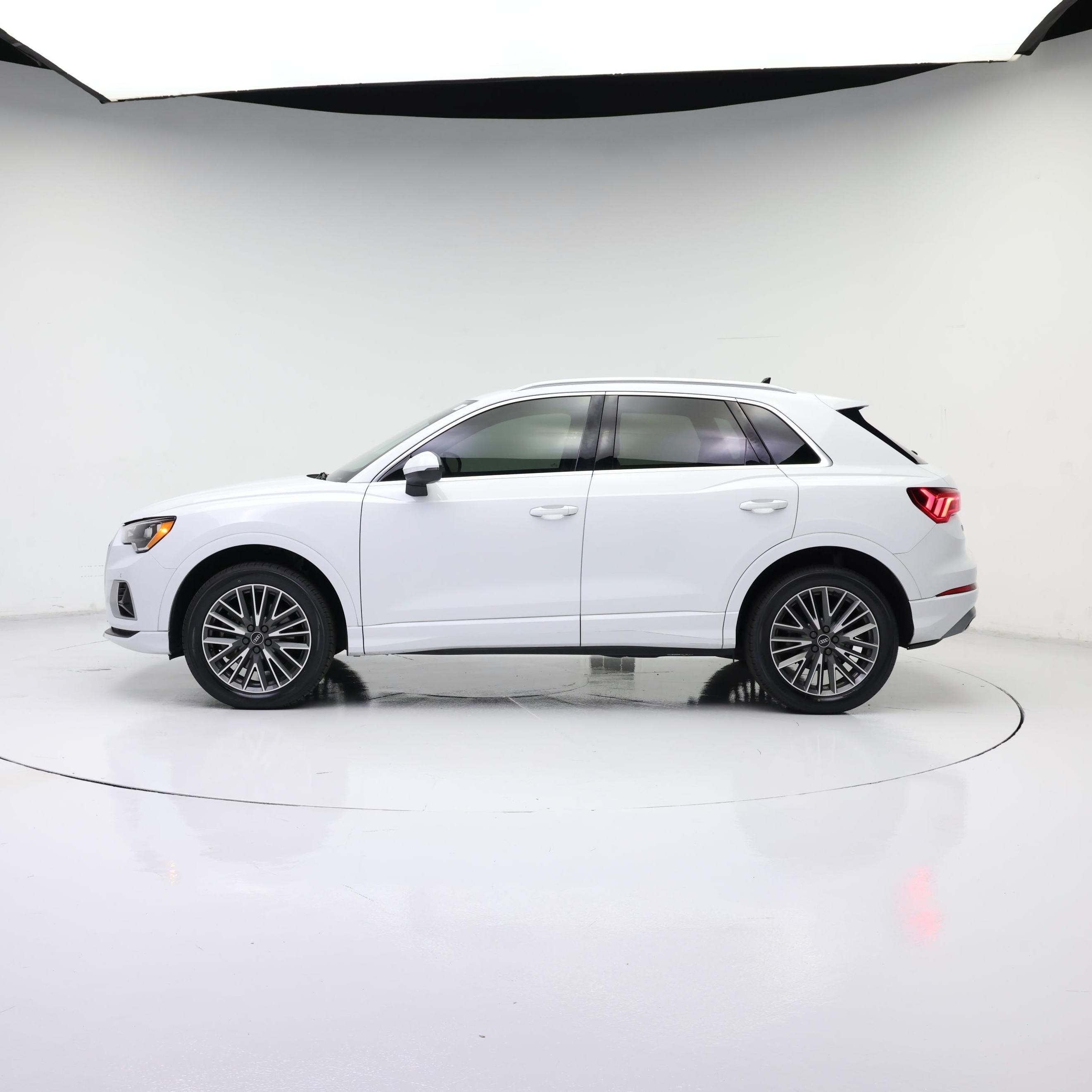 Thumbnail: 2022 Audi Q3 - 3