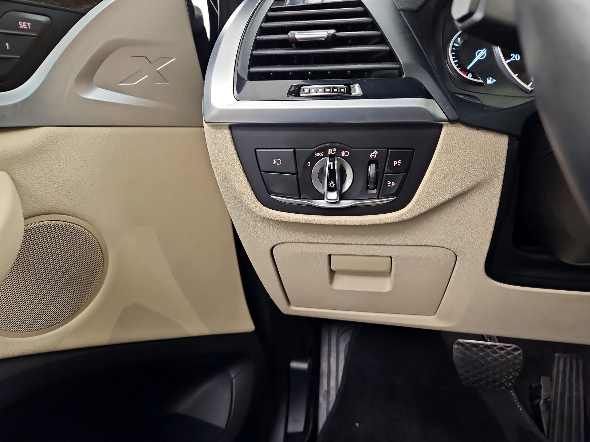 Thumbnail: 2019 BMW X3 - 13