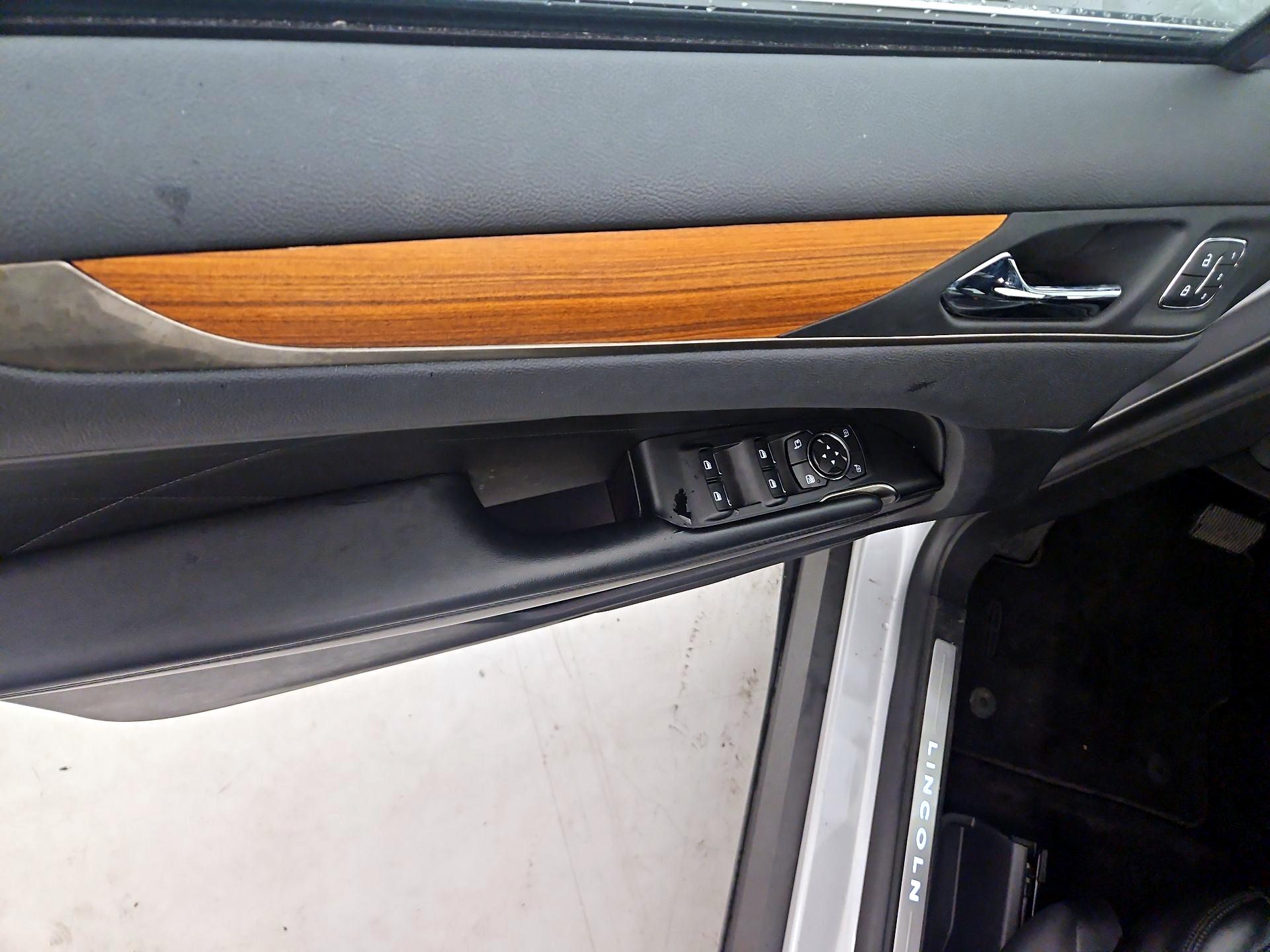 Thumbnail: 2019 Lincoln MKC - 12