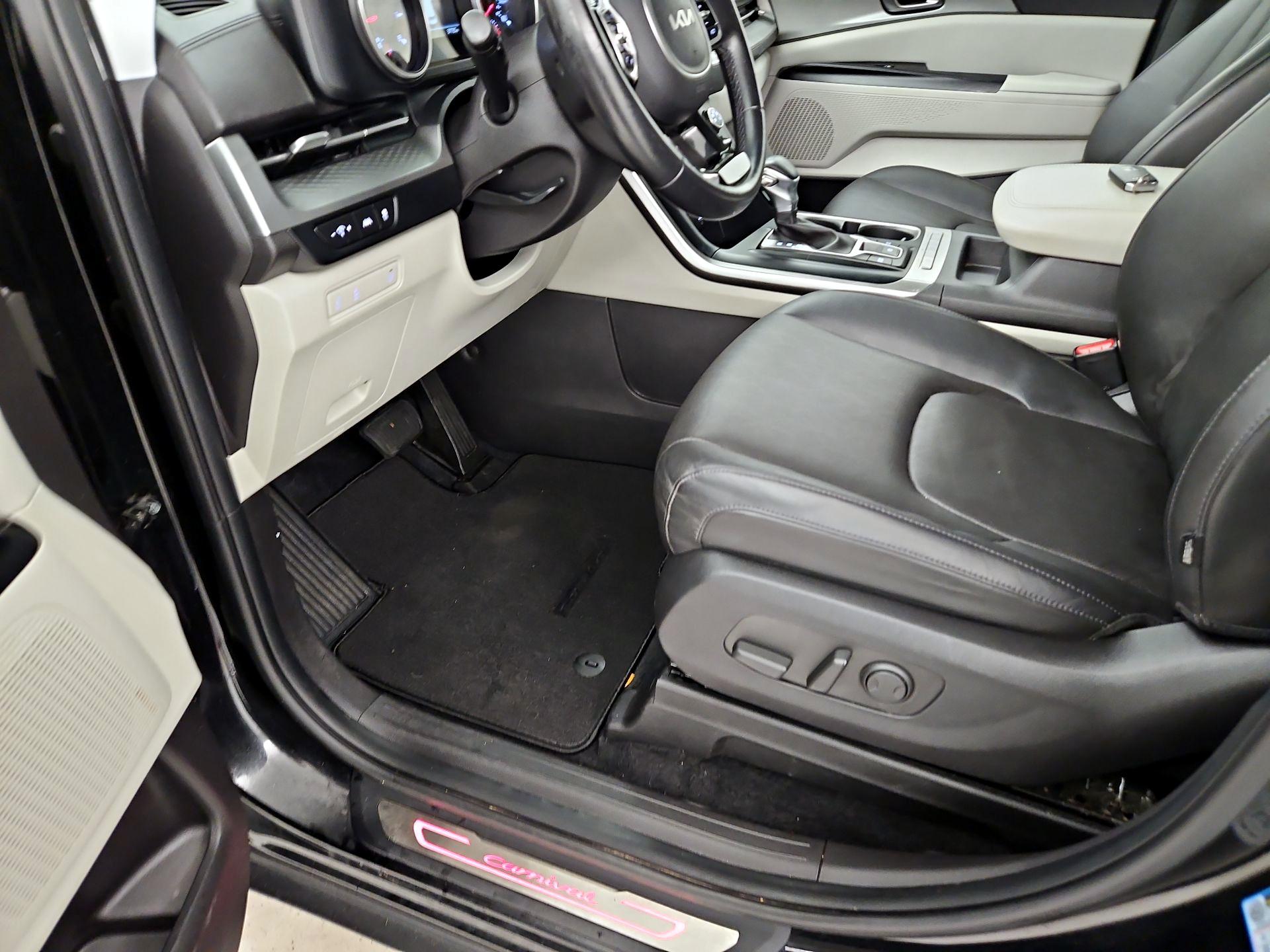 Thumbnail: 2022 Kia Carnival - 11