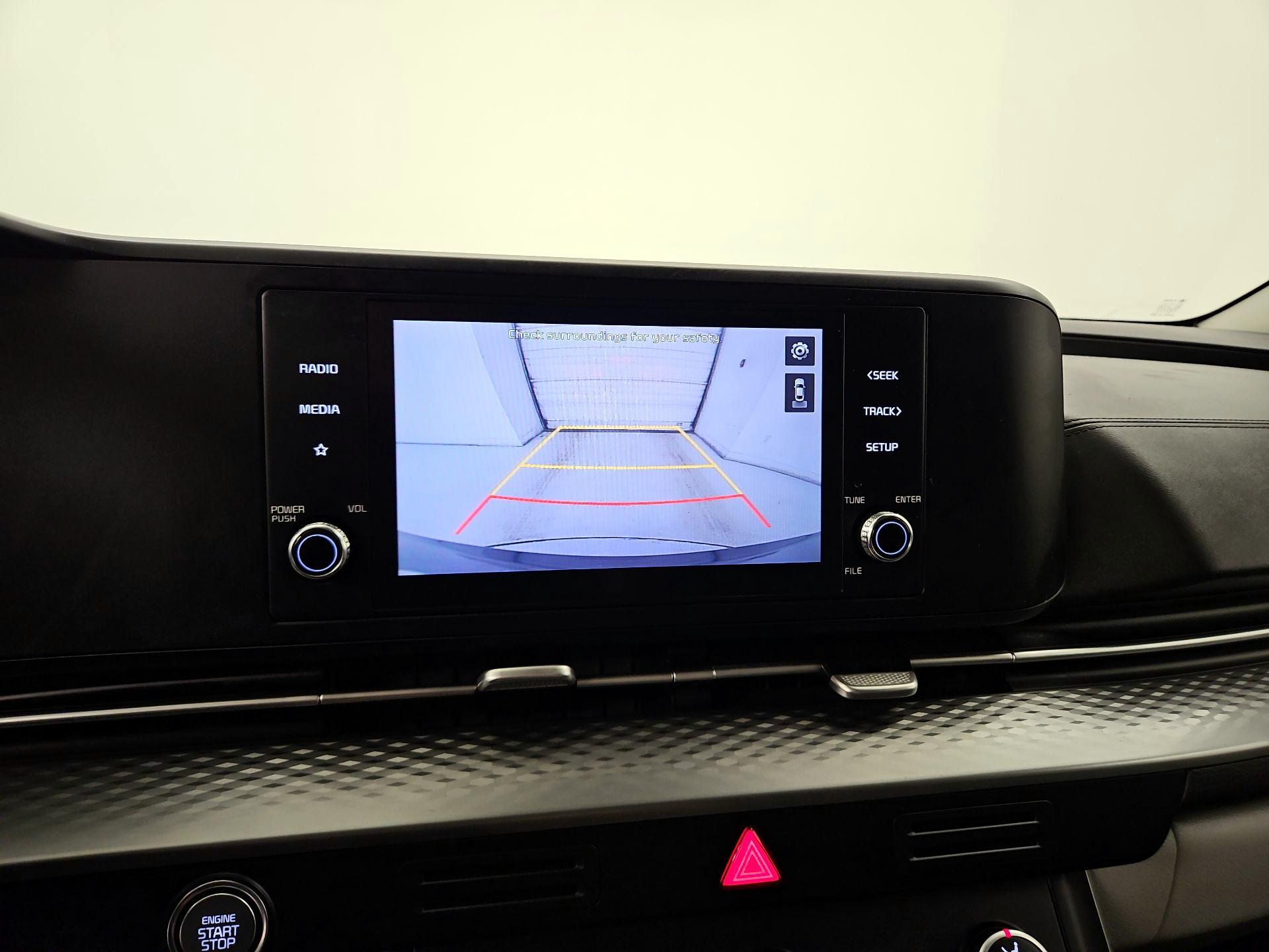 Thumbnail: 2022 Kia Carnival - 14