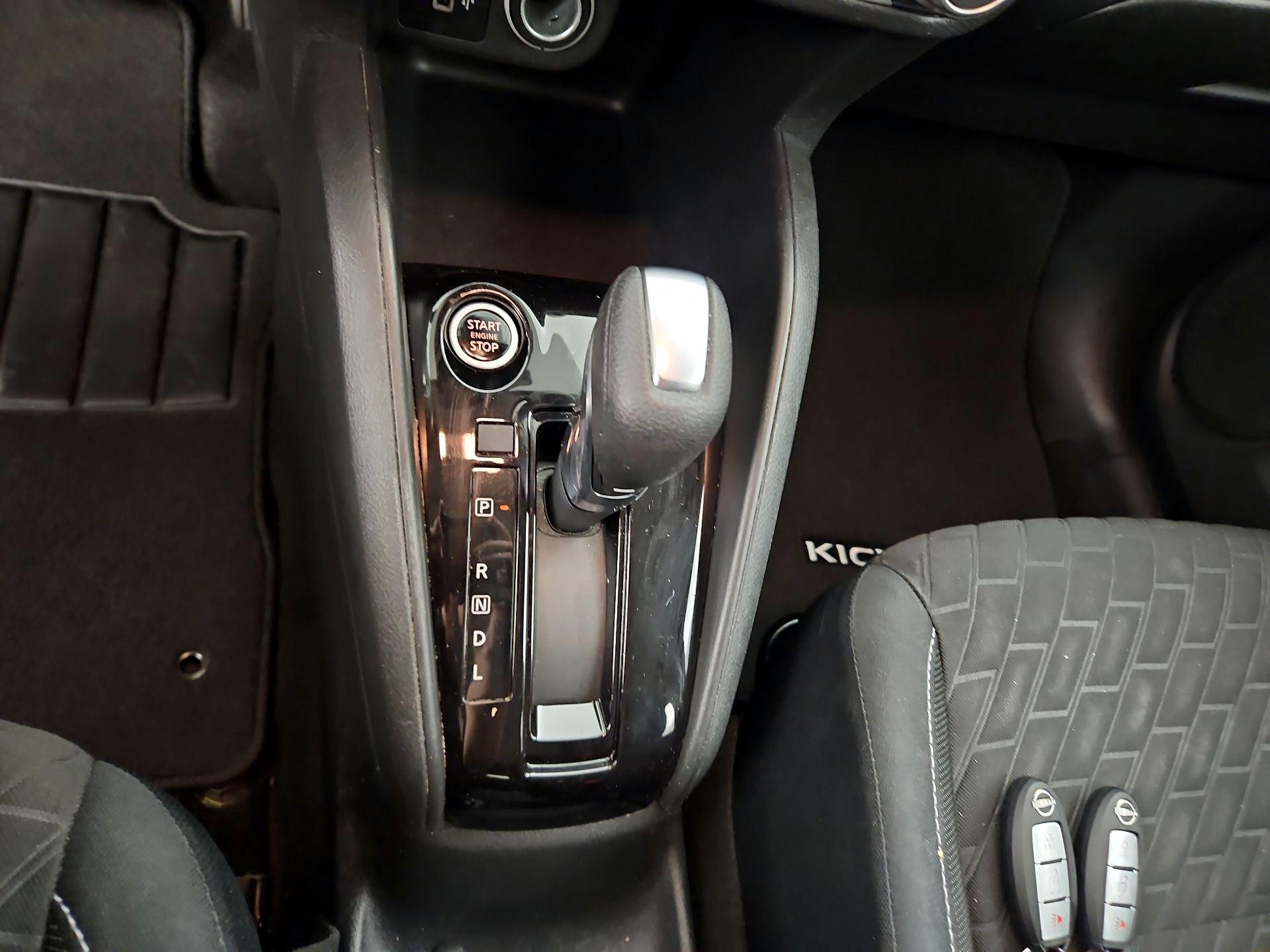 Thumbnail: 2022 Nissan Kicks - 17