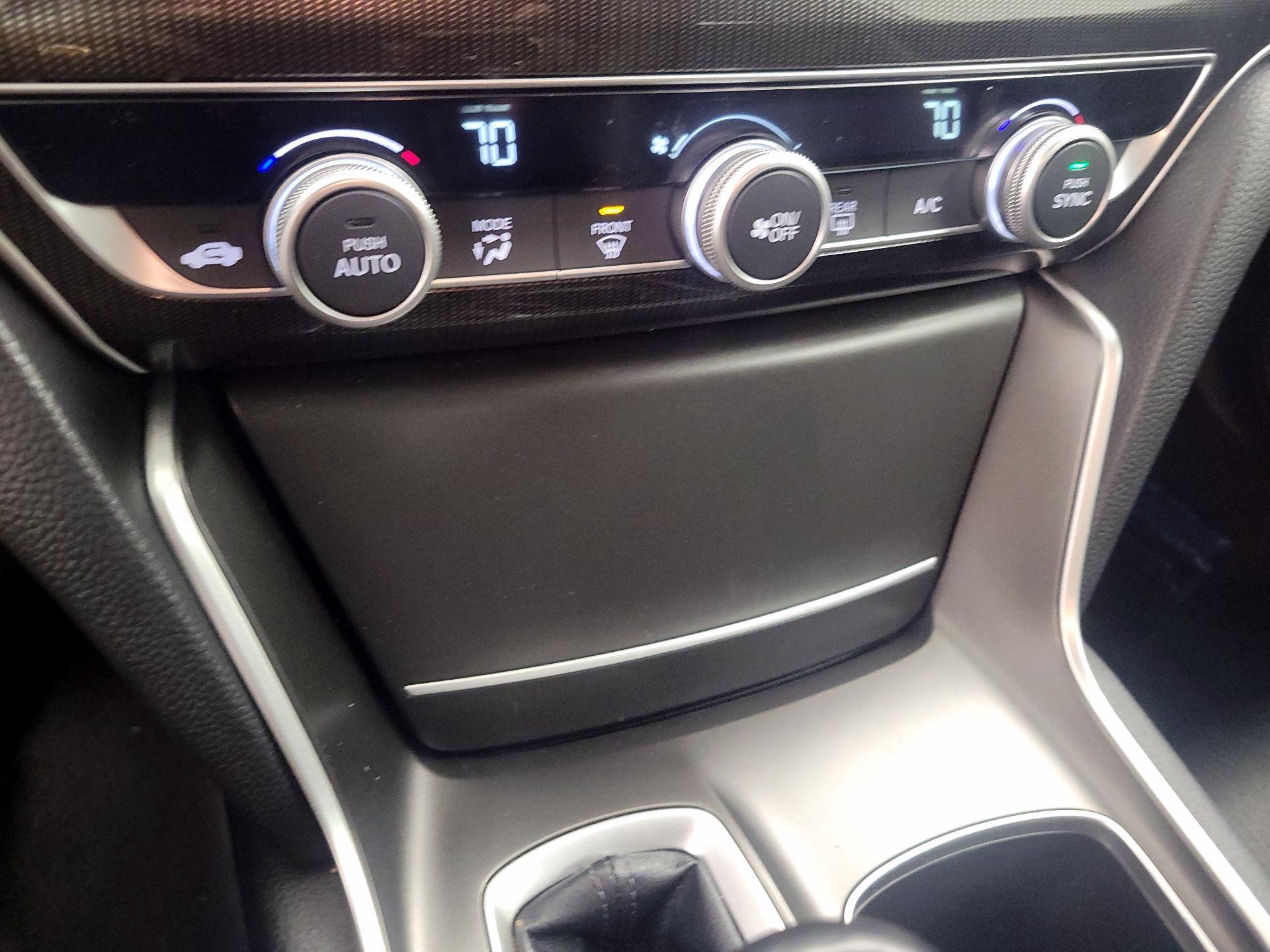 Thumbnail: 2022 Honda Accord - 16