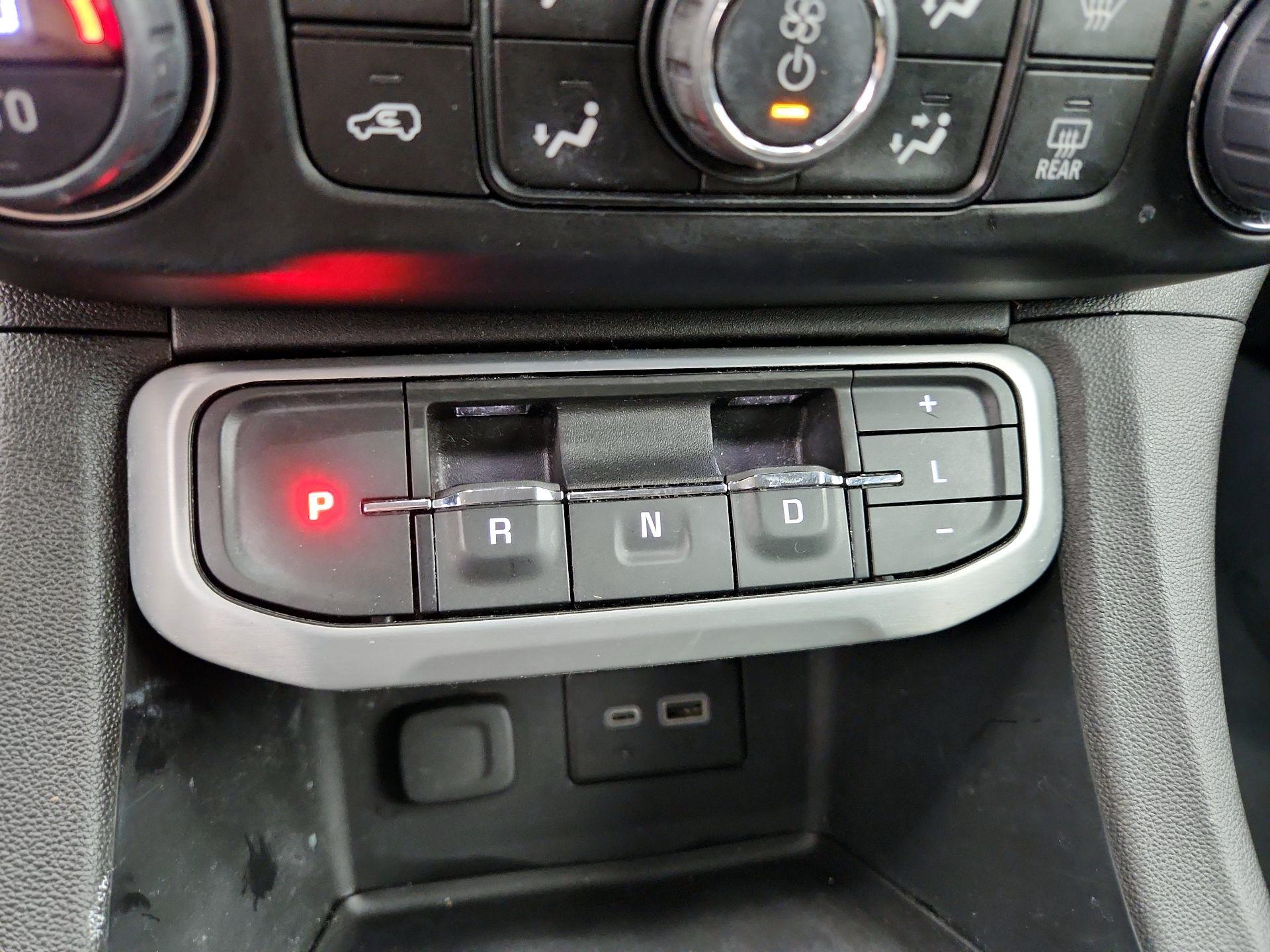 Thumbnail: 2023 GMC Acadia - 17