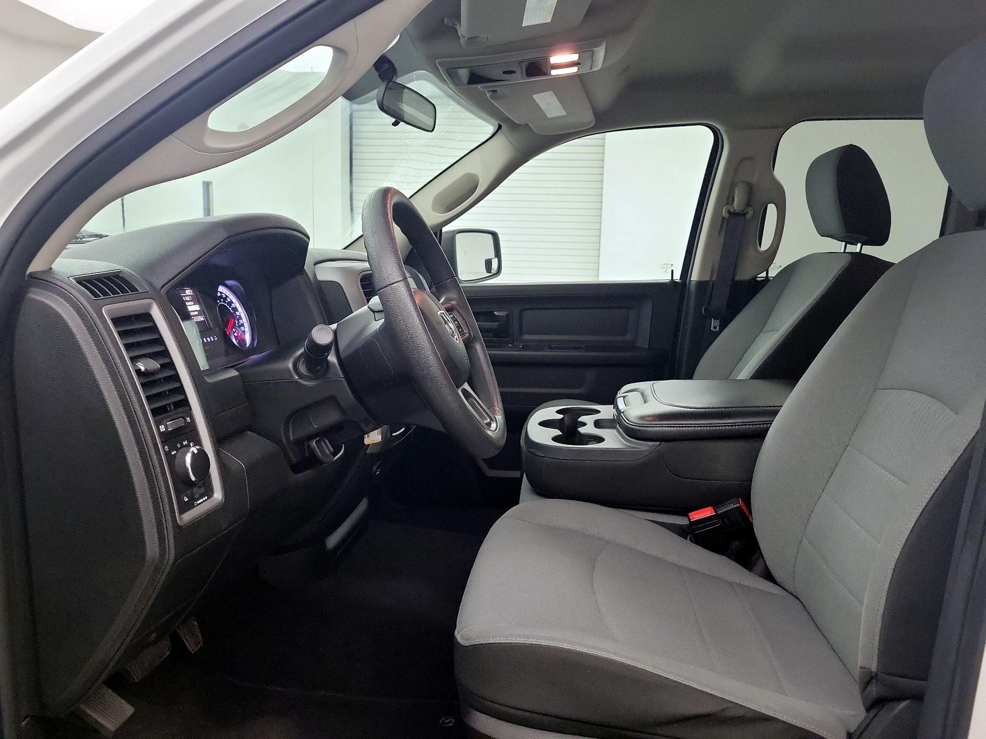 Thumbnail: 2021 RAM 1500 Classic - 9