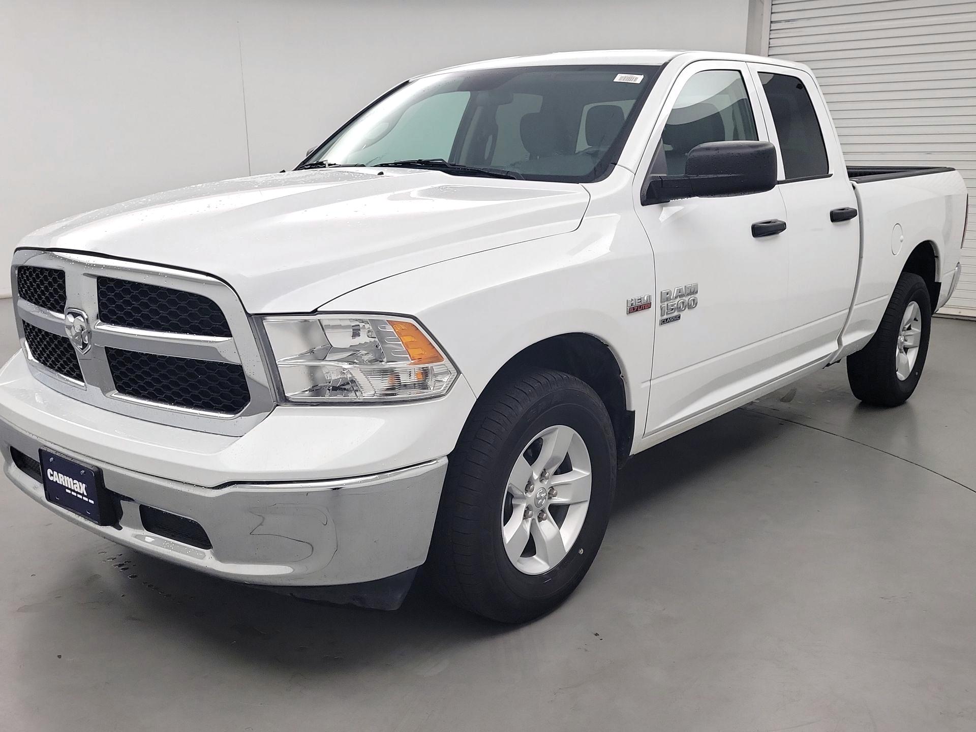 Thumbnail: 2021 RAM 1500 Classic - 3
