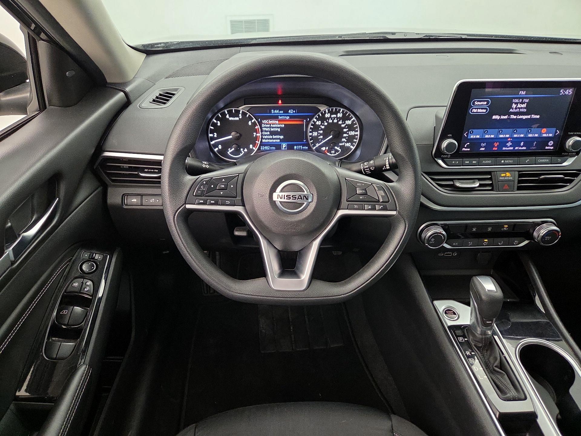 Thumbnail: 2021 Nissan Altima - 10